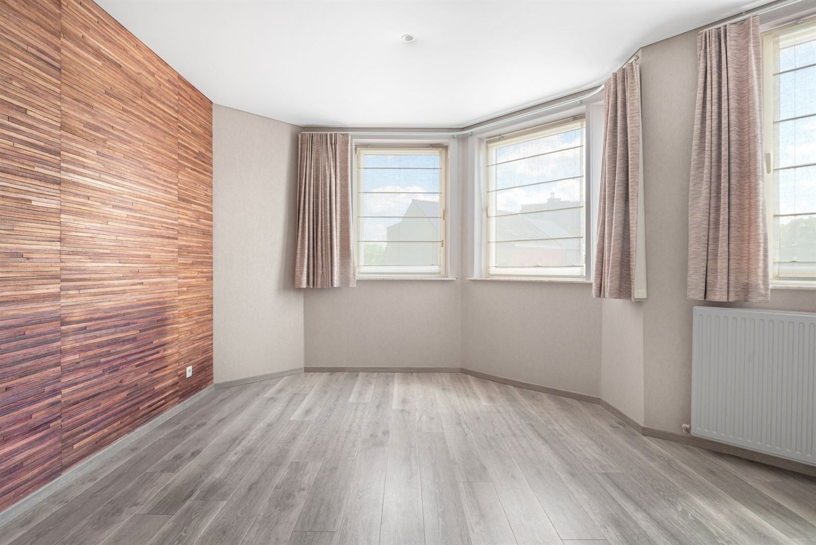 Instapklare woning met handelsruimte te Brakel! foto 9