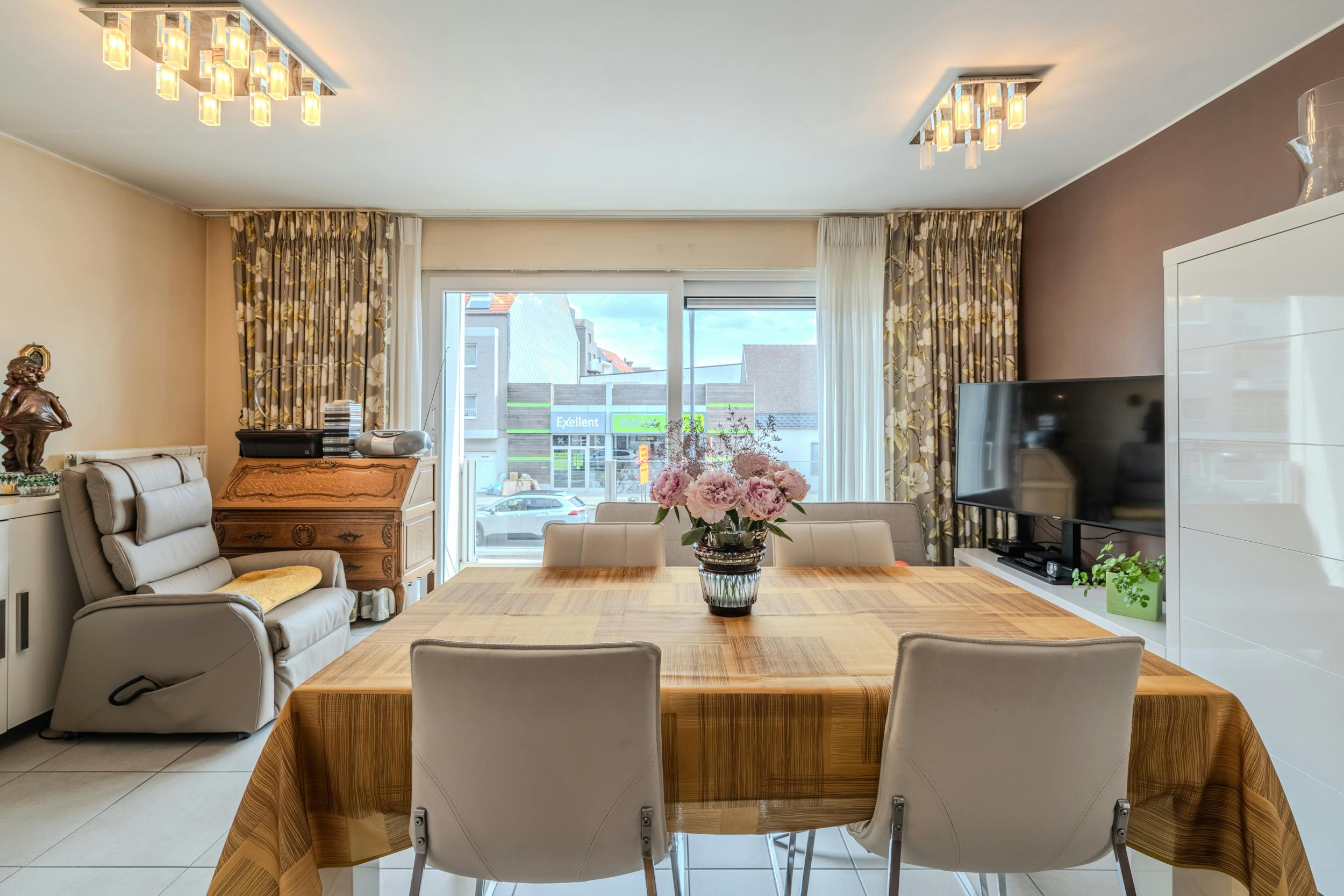 Instapklaar 2-slaapkamerappartement in recente residentie foto 8