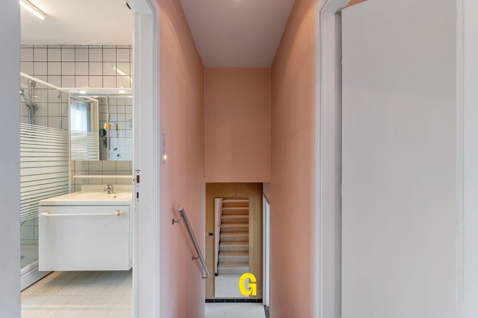 ** IN OPTIE ** Vrijstaande split-level woning met zuid gerichte tuin op 14a 49ca, in een geliefde buurt vlakbij het centrum foto 15