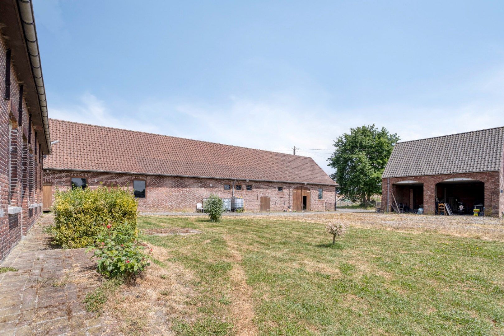 Te renoveren hoeve op 4.092 m² foto 8