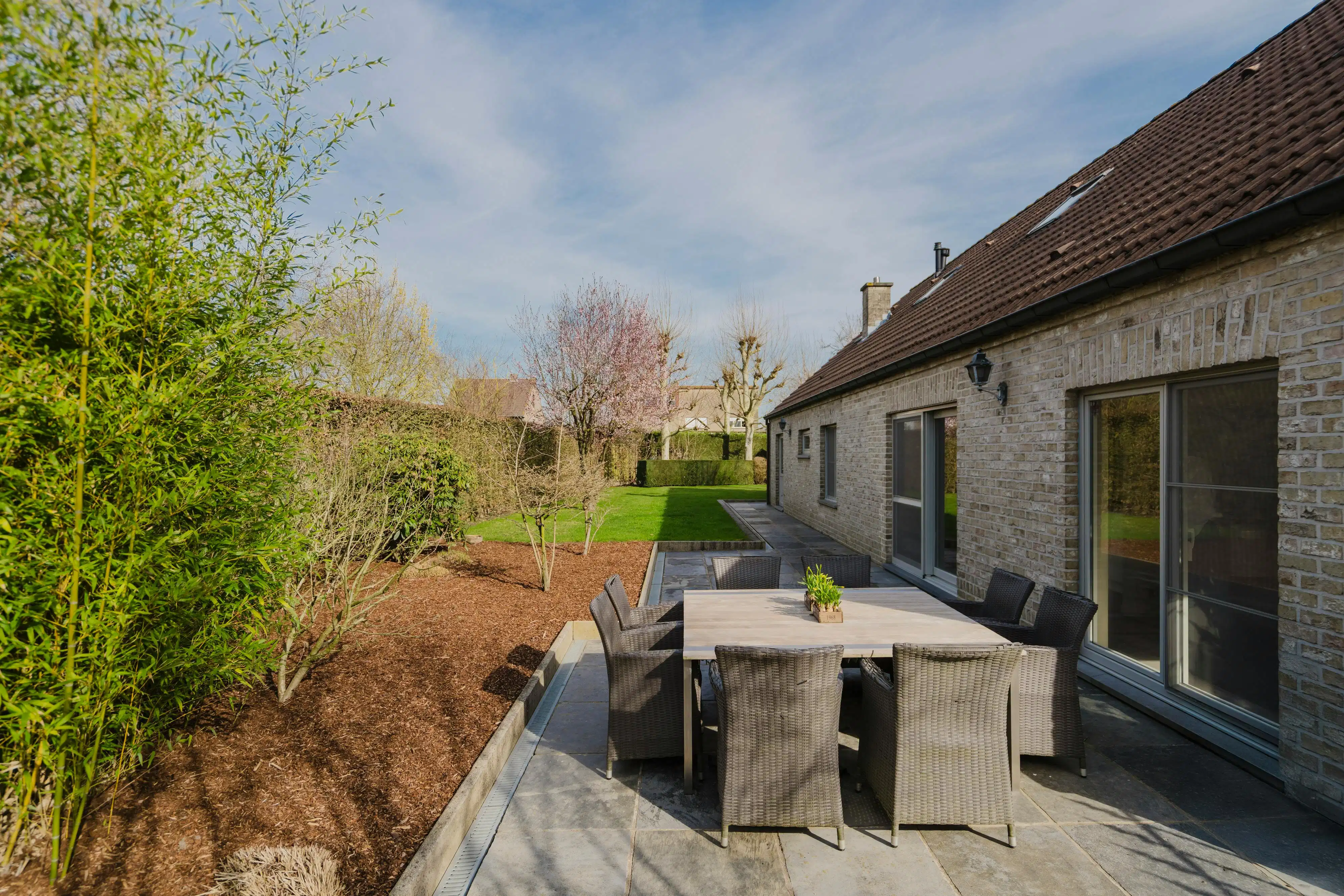 Instapklare, rustig gelegen villa met 4 slaapkamers in Wevelgem! foto 3