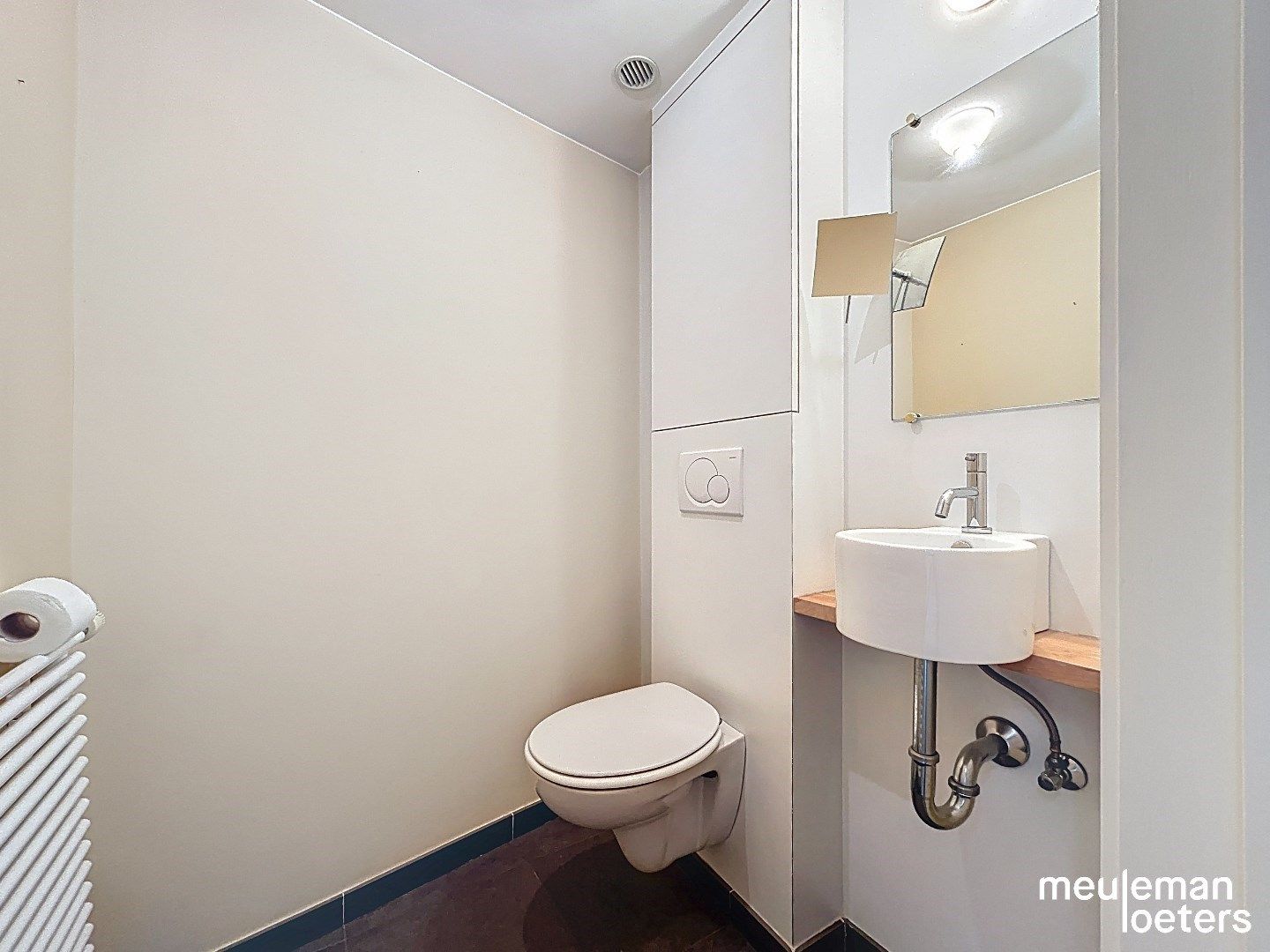 Ruime rijwoning nabij het commercieel centrum van Roeselare foto 11