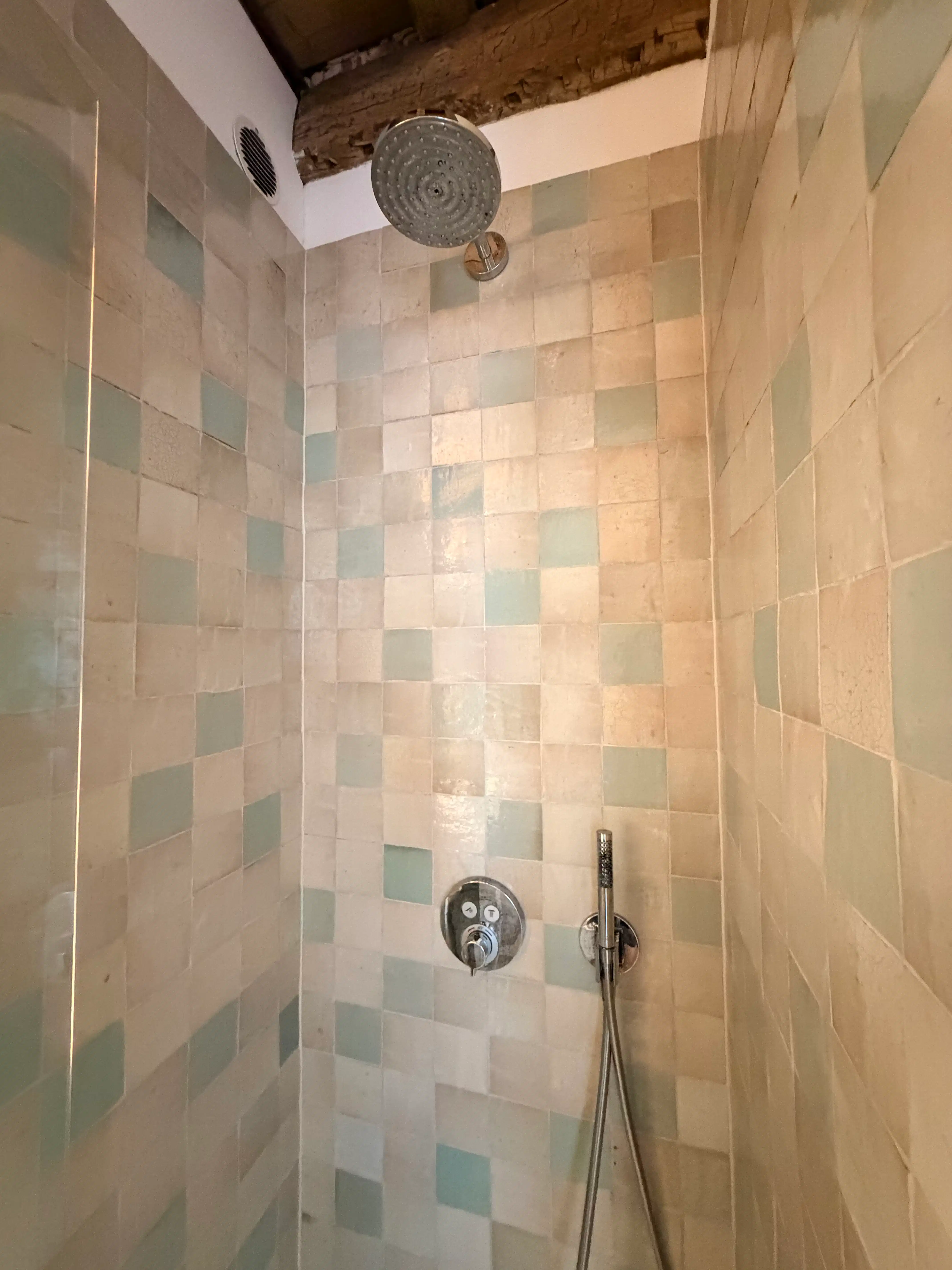 --- NIEUW --- Ideale cohousing woning: high-end gerenoveerde 2-slaapkamerwoning met elk een eigen douche in centrum Gent! foto 11