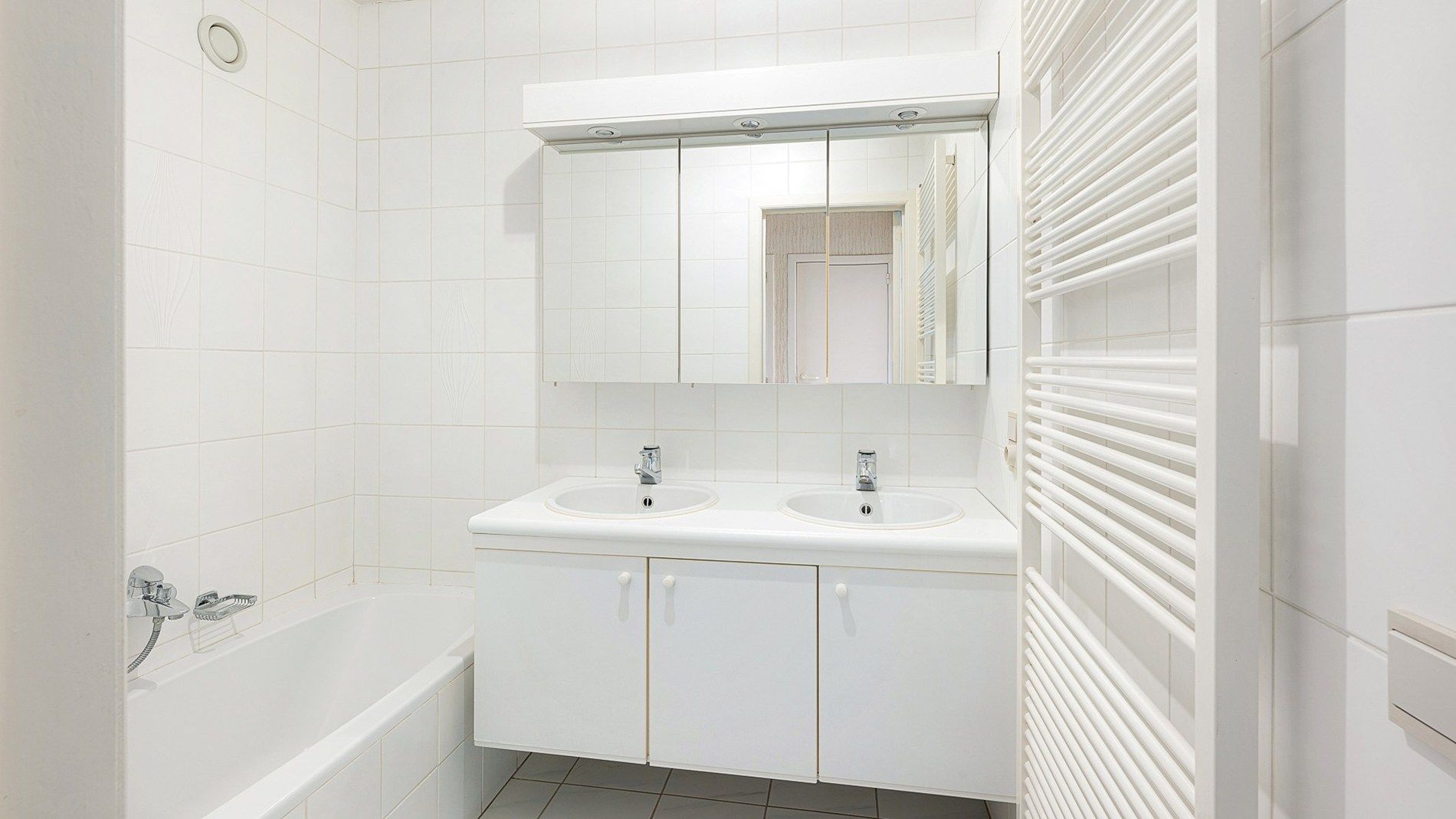 Mooi gelegen appartement met een panoramisch open zicht foto 16