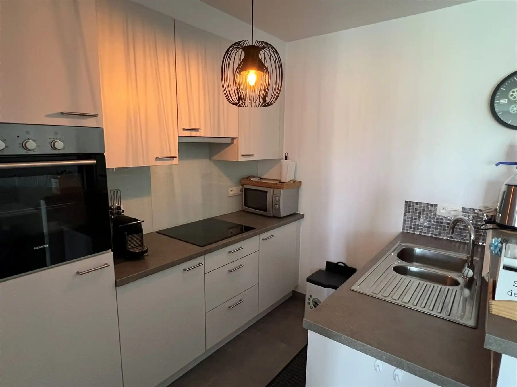 Comfortabel wonen met zicht op groen : 2 slaapkamers, terras en garage inbegrepen foto 3