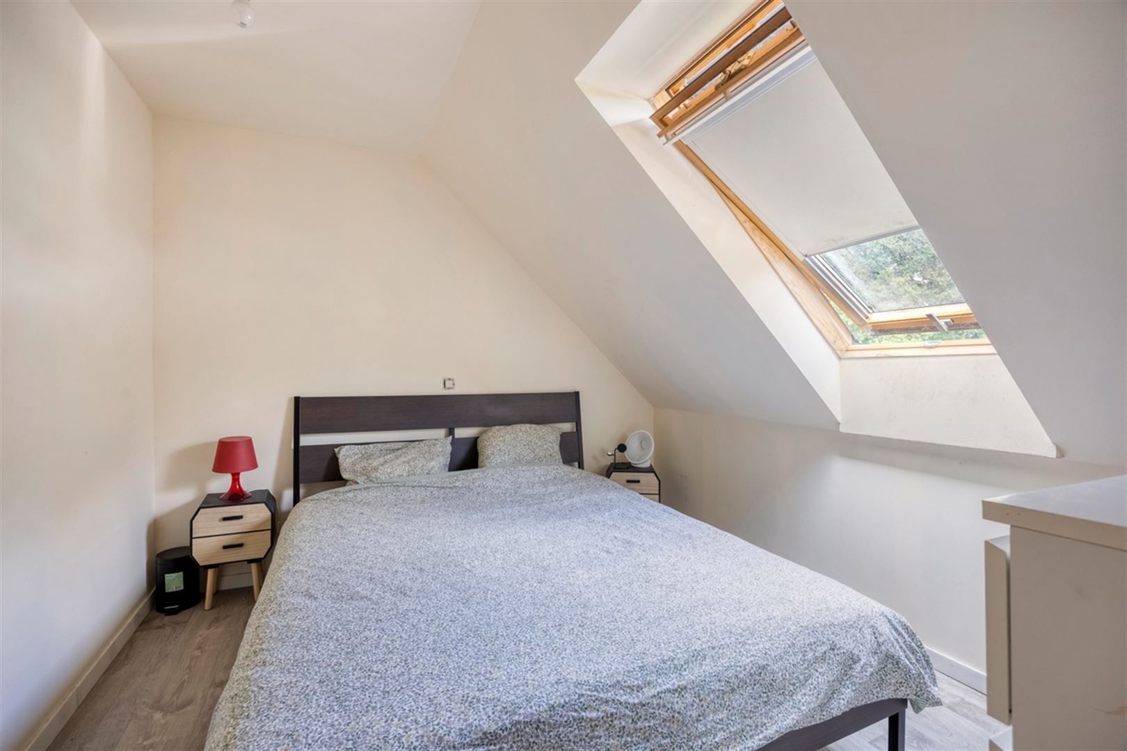 Ruime rijwoning met garage foto 19