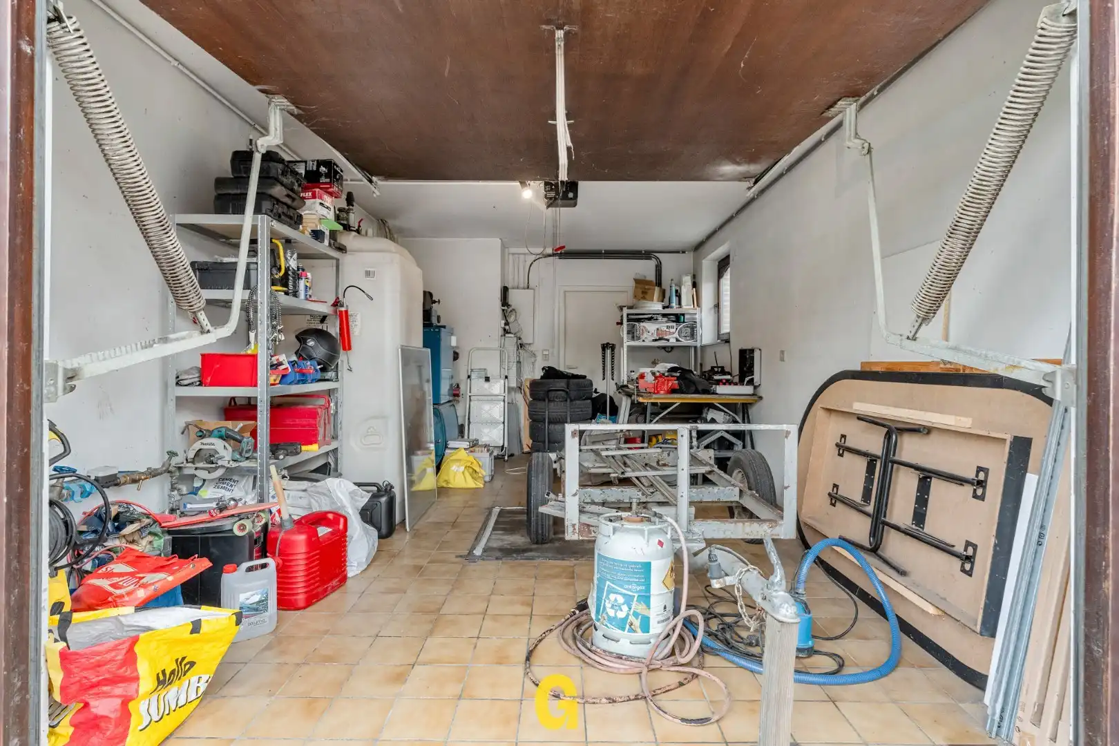Degelijke halfopen woning met 4 slaapkamers, bureel en ruime tuin met blijvend vrij uitzicht foto 15