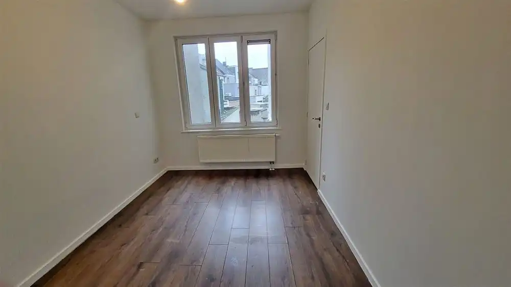 Ruim en opgefrist 2-slpkr appartement foto 5