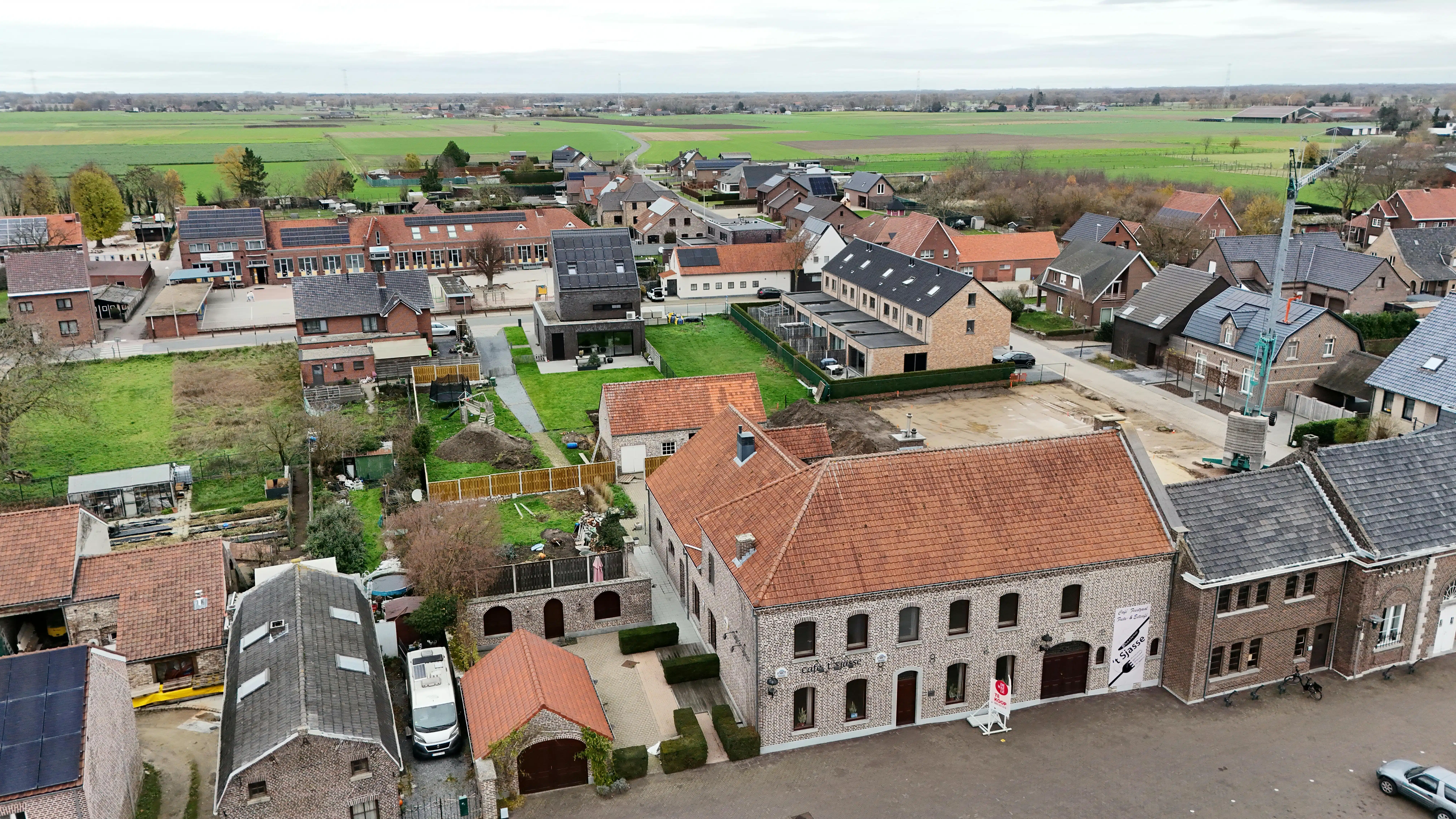 Handelshuis met café en feestzaal + bouwgrond te koop in Tongerlo  foto 43
