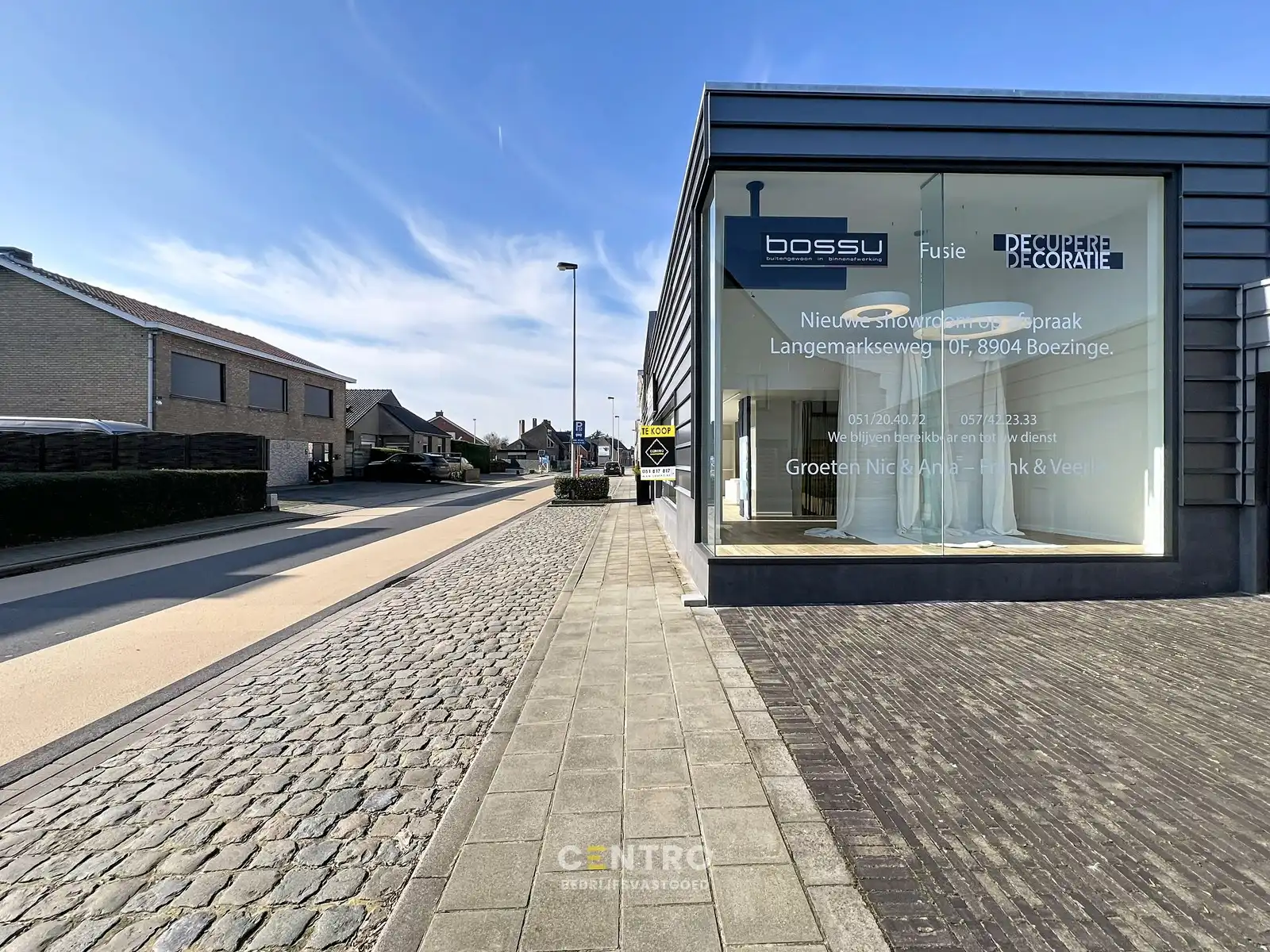 Luxueuze woning (4 slpks) + ruime showroom (of winkel, praktijkruimte, diensten, vrij beroep,...) met kantoor te Hooglede! foto 2