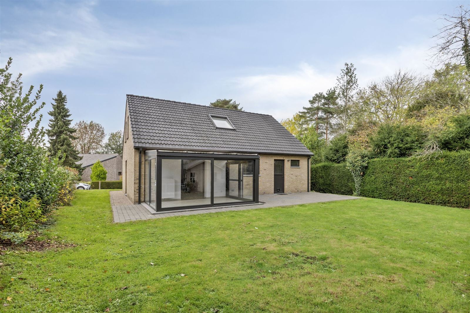 Woning gelegen in een doodlopende straat met 3 slaapkamers te Beersel  foto 22
