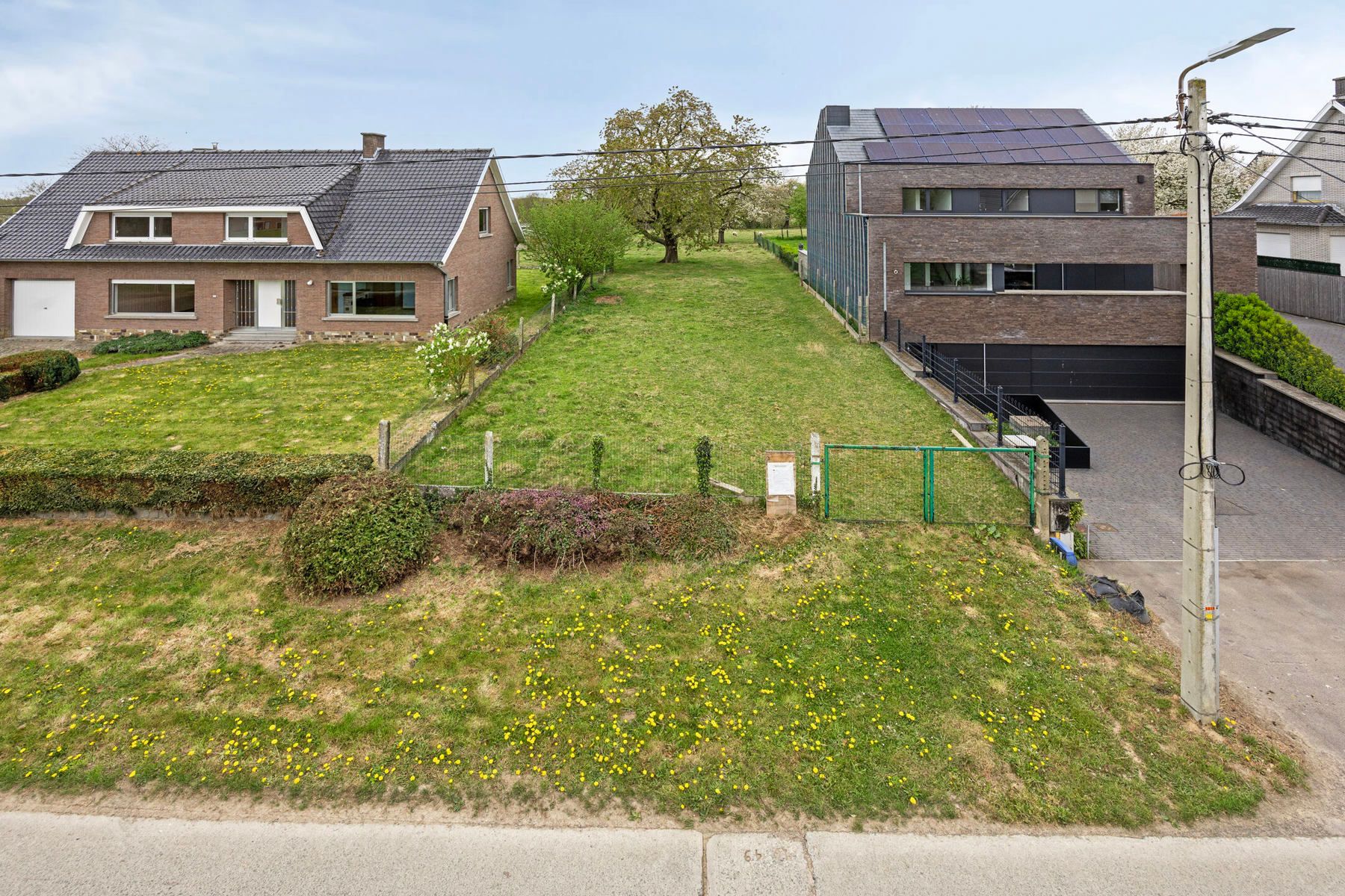 Bouwgrond voor driegevelwoning  foto {{pictureIndex}}