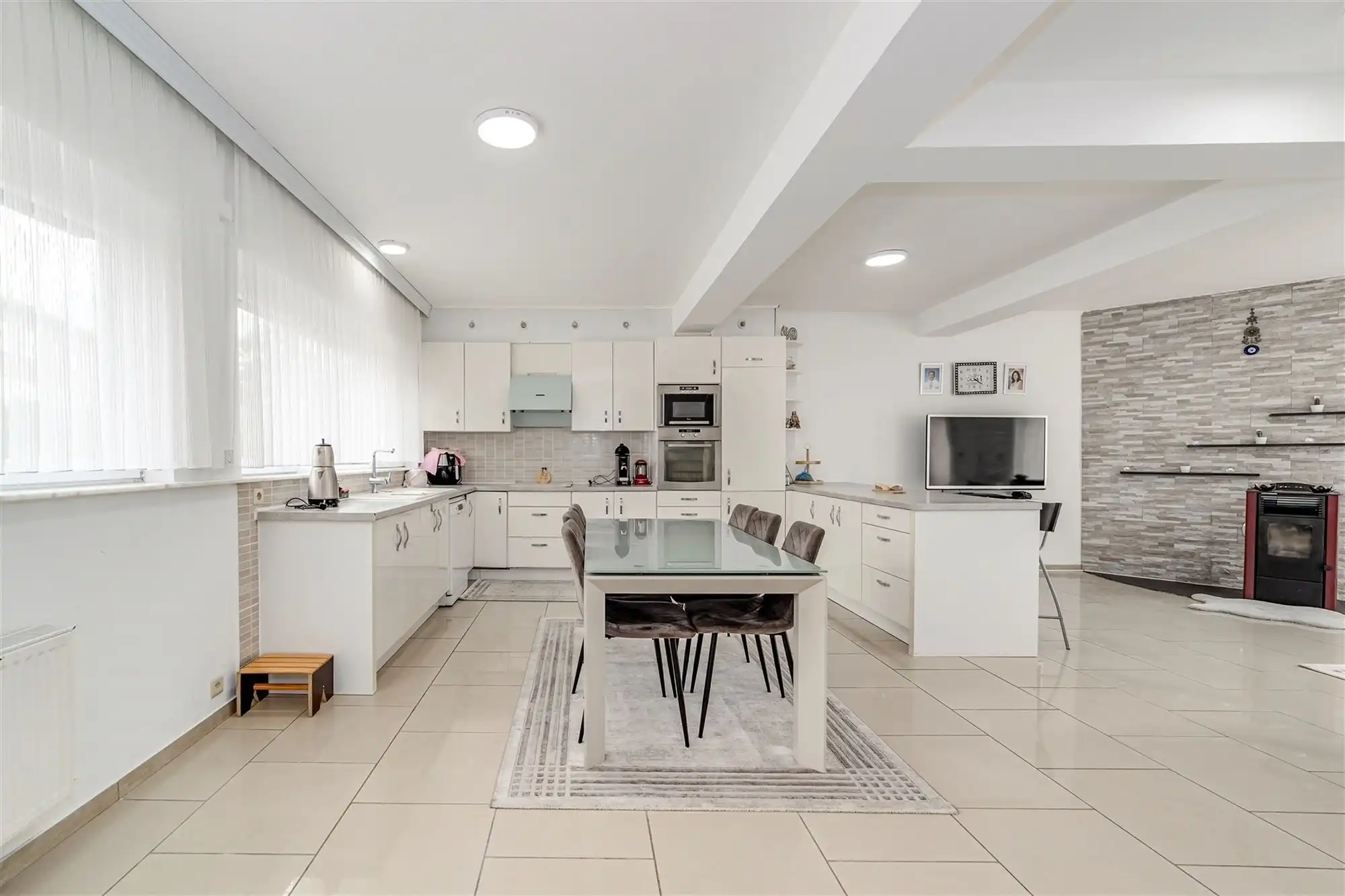 Huis te Hoboken met 4 slpk en 2 garages foto 4
