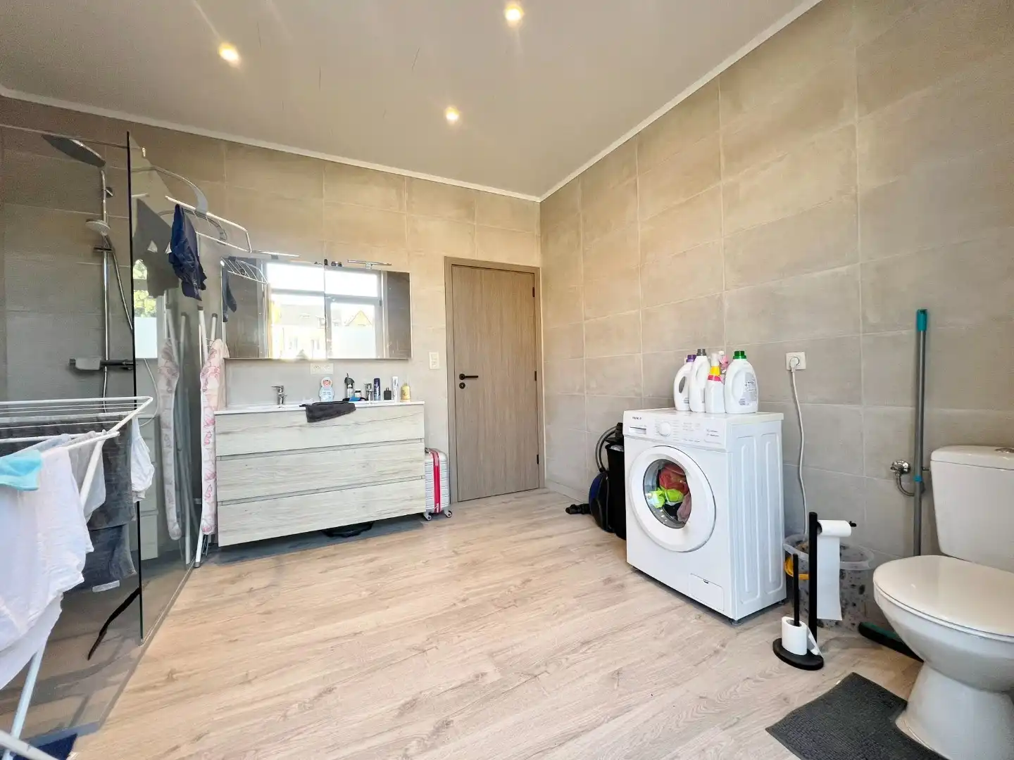Duplex appartement met 3 slaapkamers en terras op wandelafstand van de markt.  foto 9
