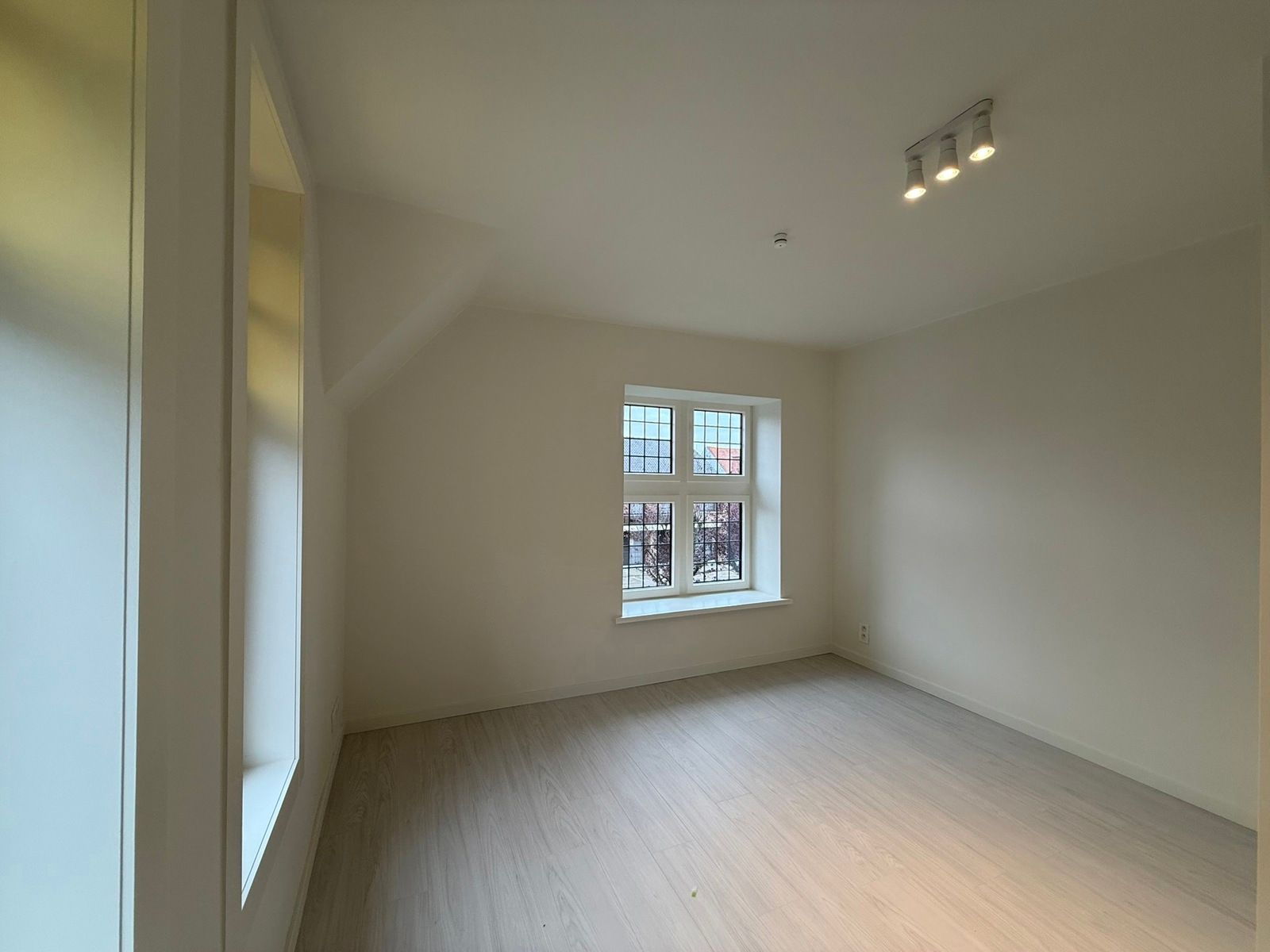 Karaktervol, volledig instapklaar appartement foto 12