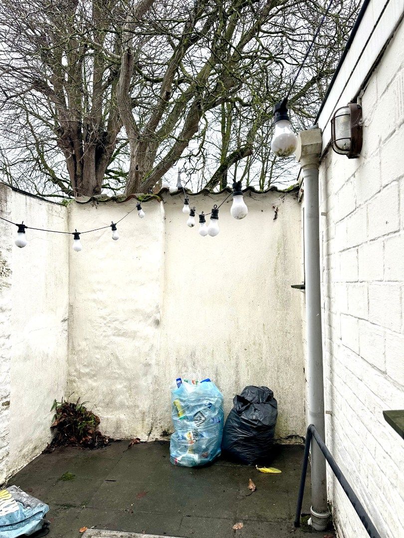 Gemeubelde rijwoning vlakbij Sint-Annarei foto 6