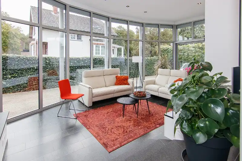 Knap afgewerkte, energiezuinige en ruime woning met vier slaapkamers, guesthouse/praktijkruimte op een centrale (maar toch bosrijke!) locatie te As foto 11