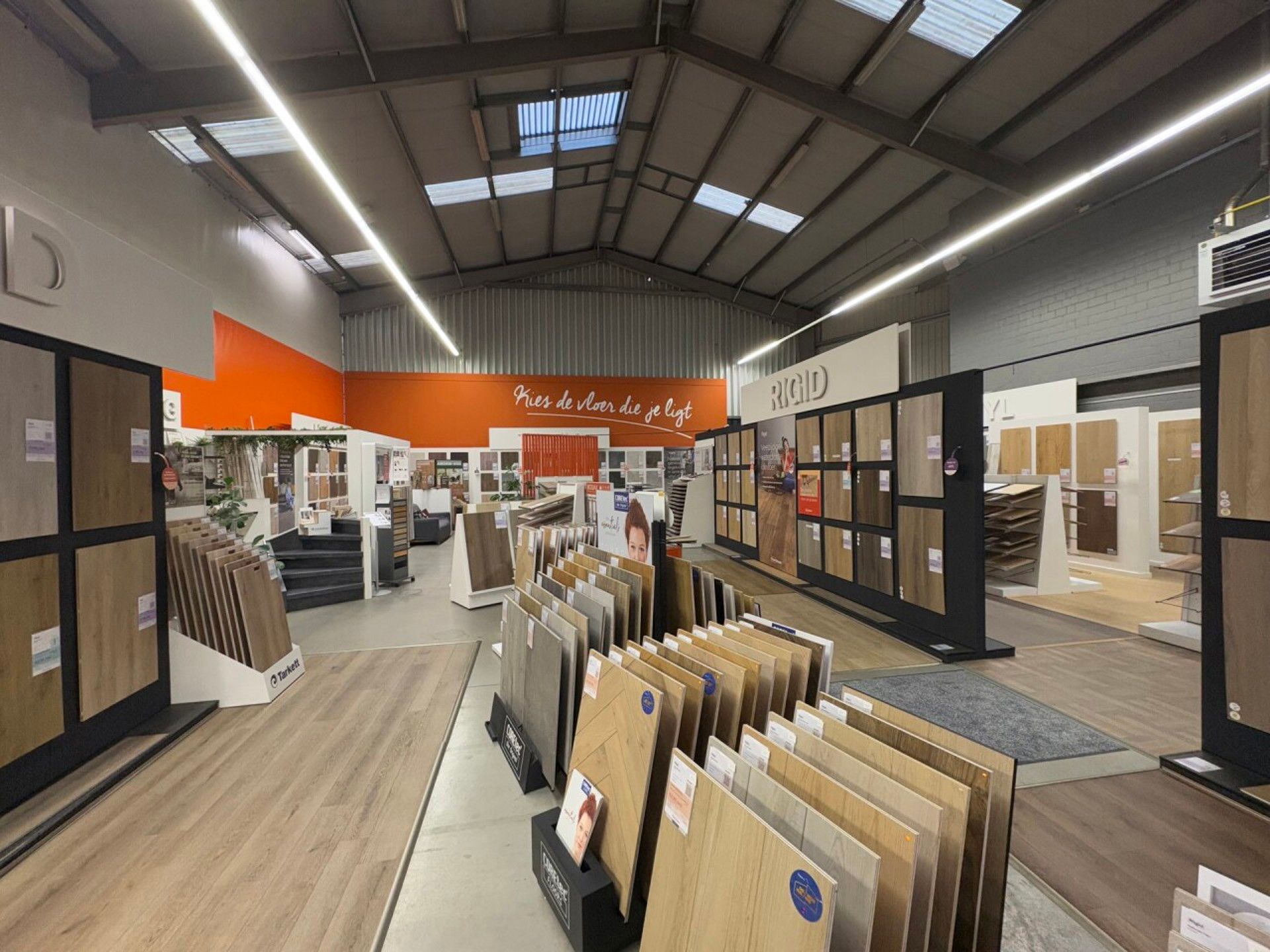 TE HUUR/TE KOOP bedrijfsgebouw op zichtlocatie te Aartselaar foto 4