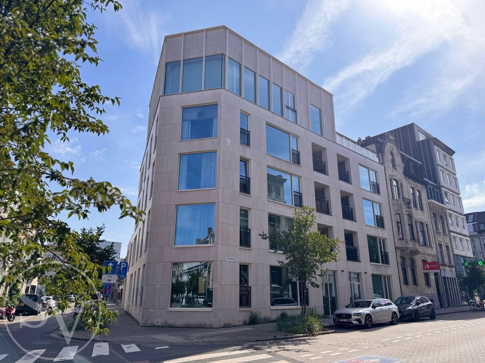 Appartement, 2 slpk, terras en parking. foto 2