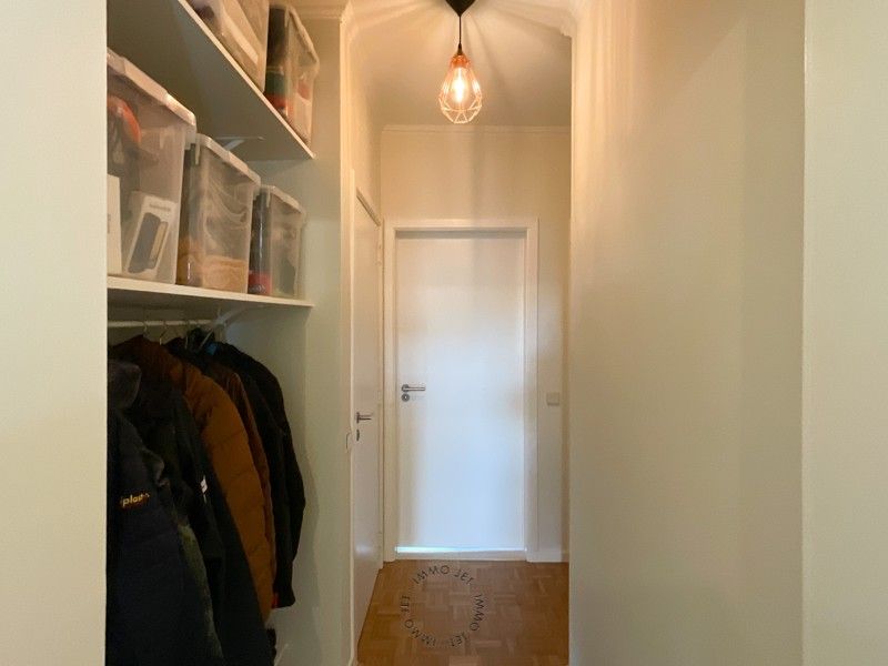 Centraal gelegen appartement met twee slaapkamers en een terras foto 2
