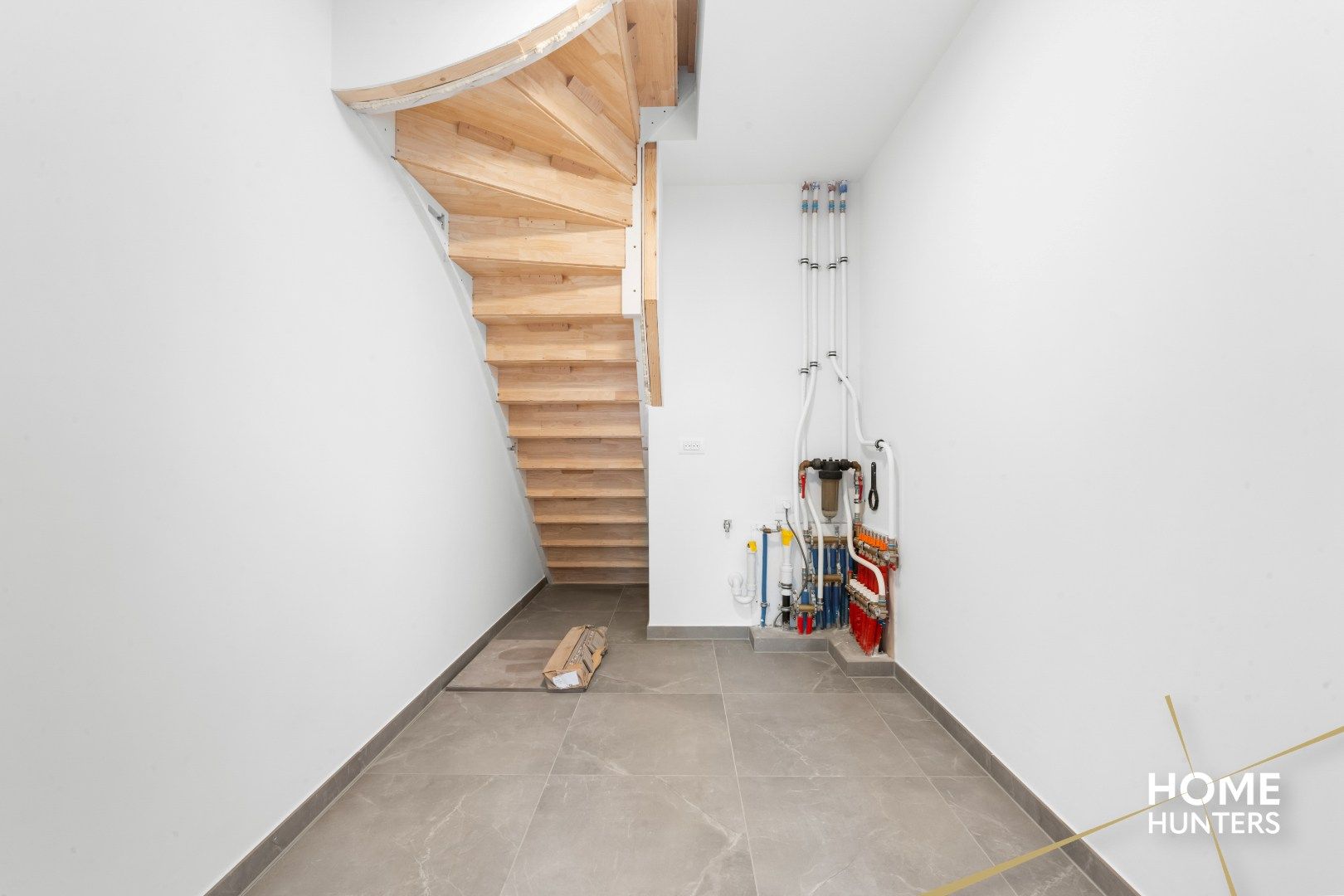 Luxueus afgewerkte halfopen nieuwbouwwoning met vergezichten foto 12