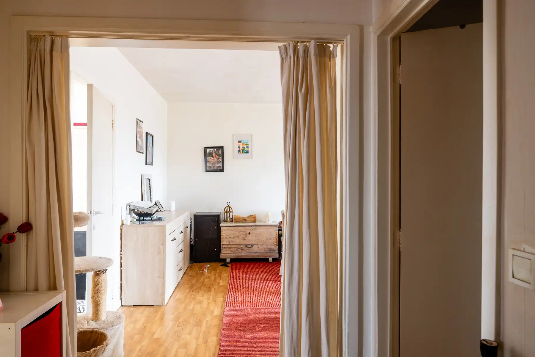 Ruim appartement met 2 slaapkamers en balkon foto 2