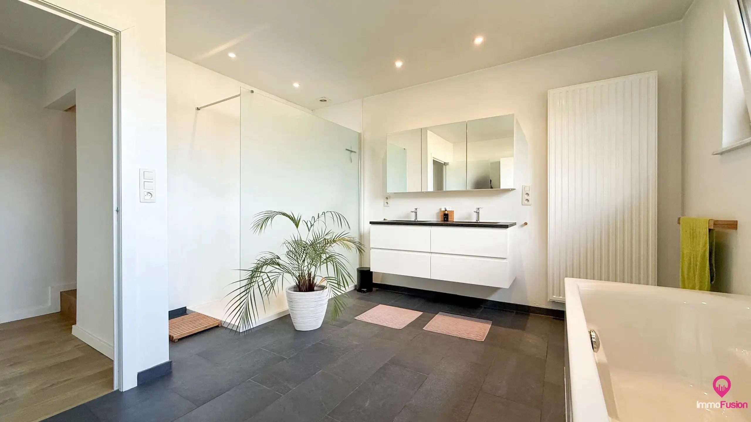 Stijlvolle, instapklare woning met 3slpk + veel lichtinval! foto 17