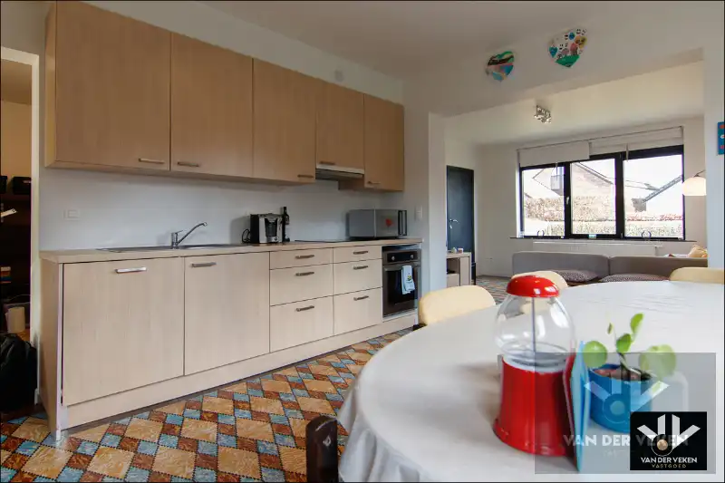 HALFOPEN WONING IN RUSTIGE OMGEVING TOFFE GEZINSWONING foto 8