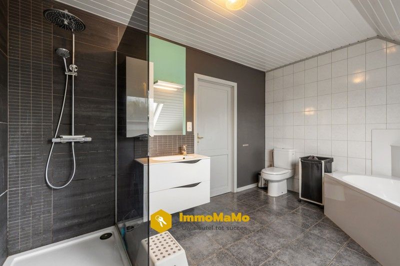 HUIS MET BUREAURUIMTE TE KOOP IN LOKEREN foto 17