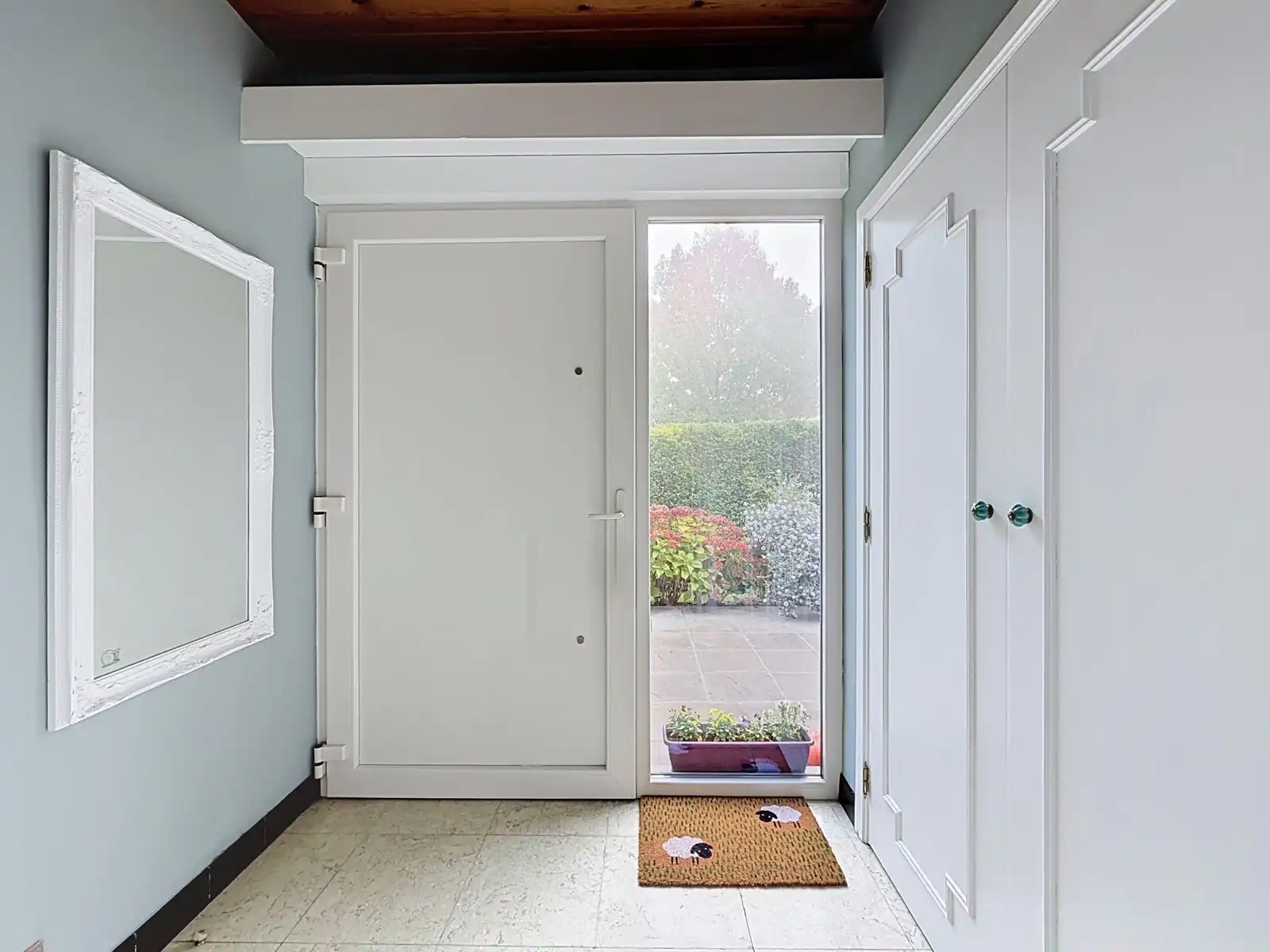 Instapklare woning met 4 SLPK, Garage én Tuin! foto 2