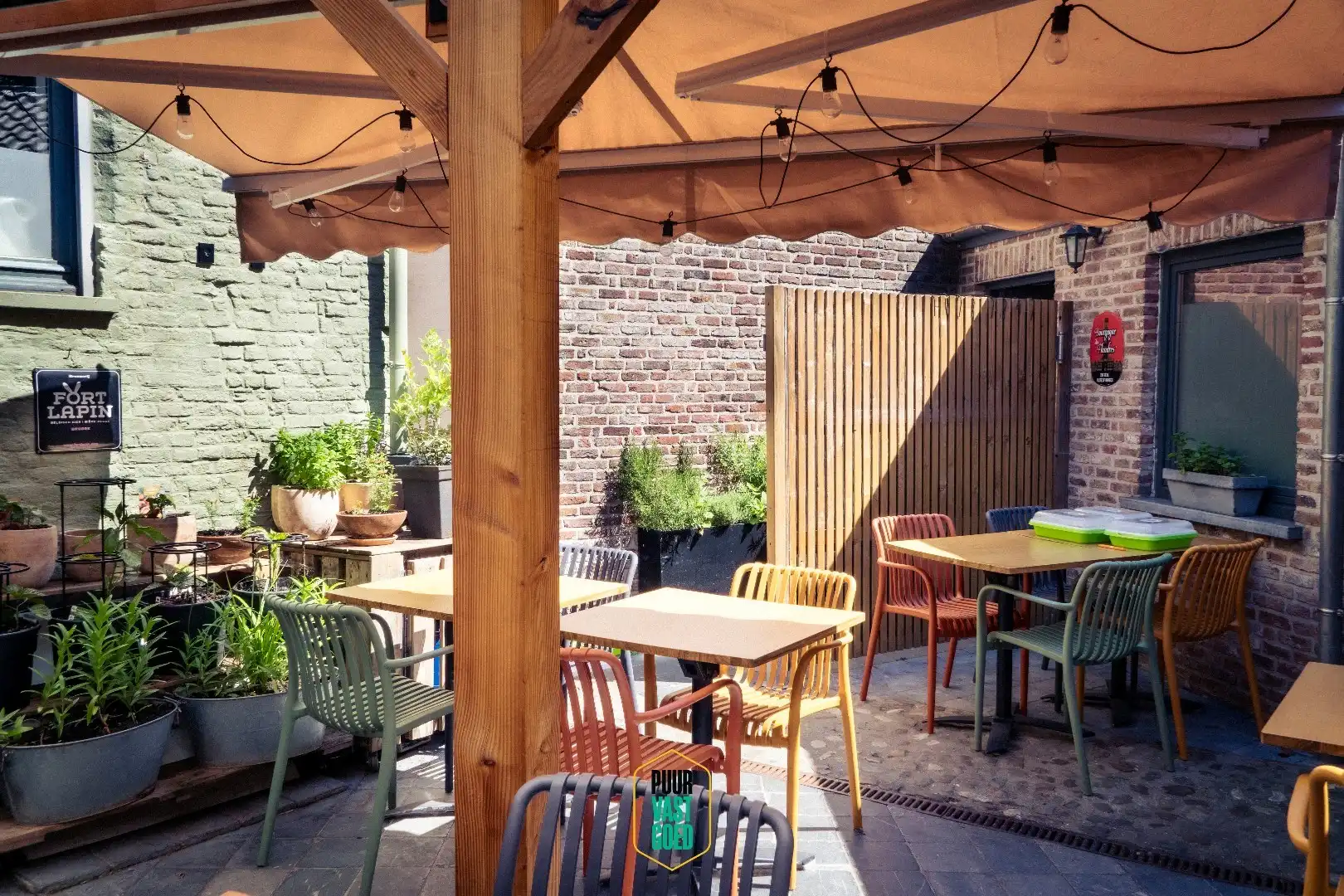 Restaurant met terras en woonst op topligging in de Langestraat foto 6