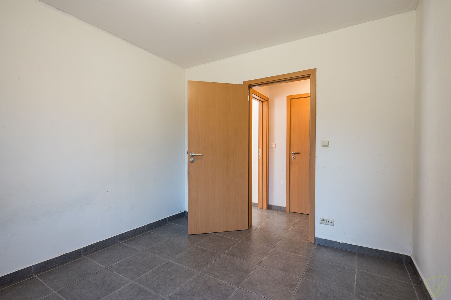 Instapklaar Gelijkvloers Appartement in Eeklo: Comfort en Ruimte op Toplocatie foto 12