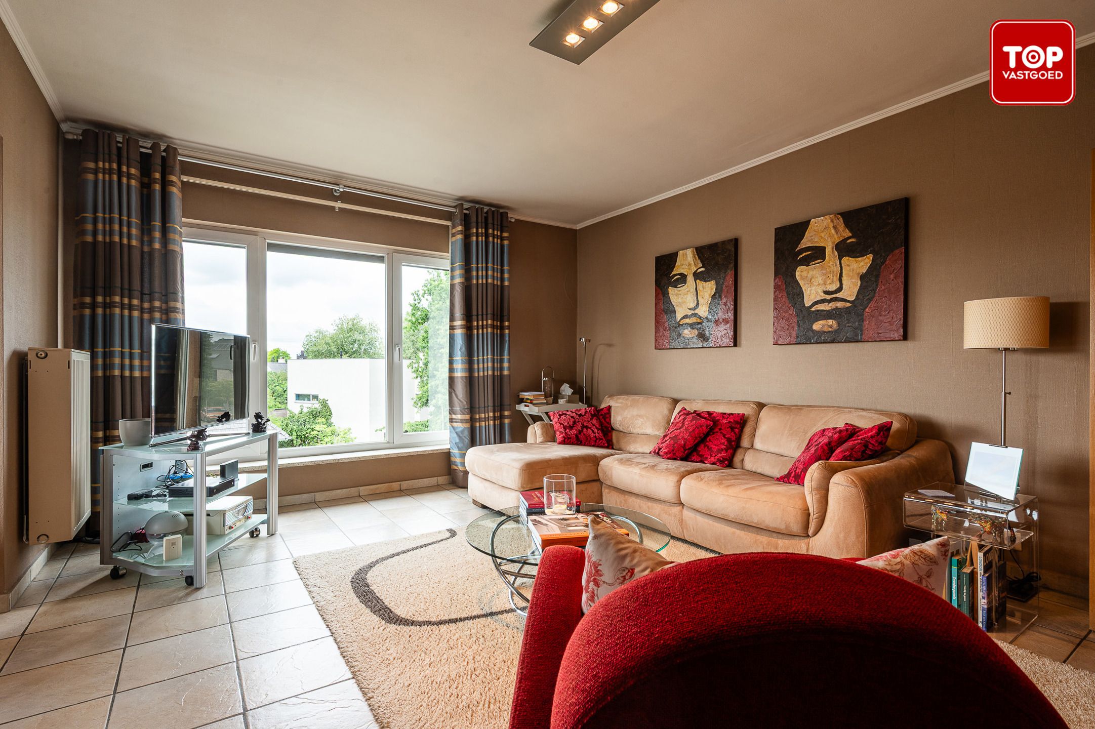 Instapklaar 2-slaapkamer appartement met garage en terras.  foto 5
