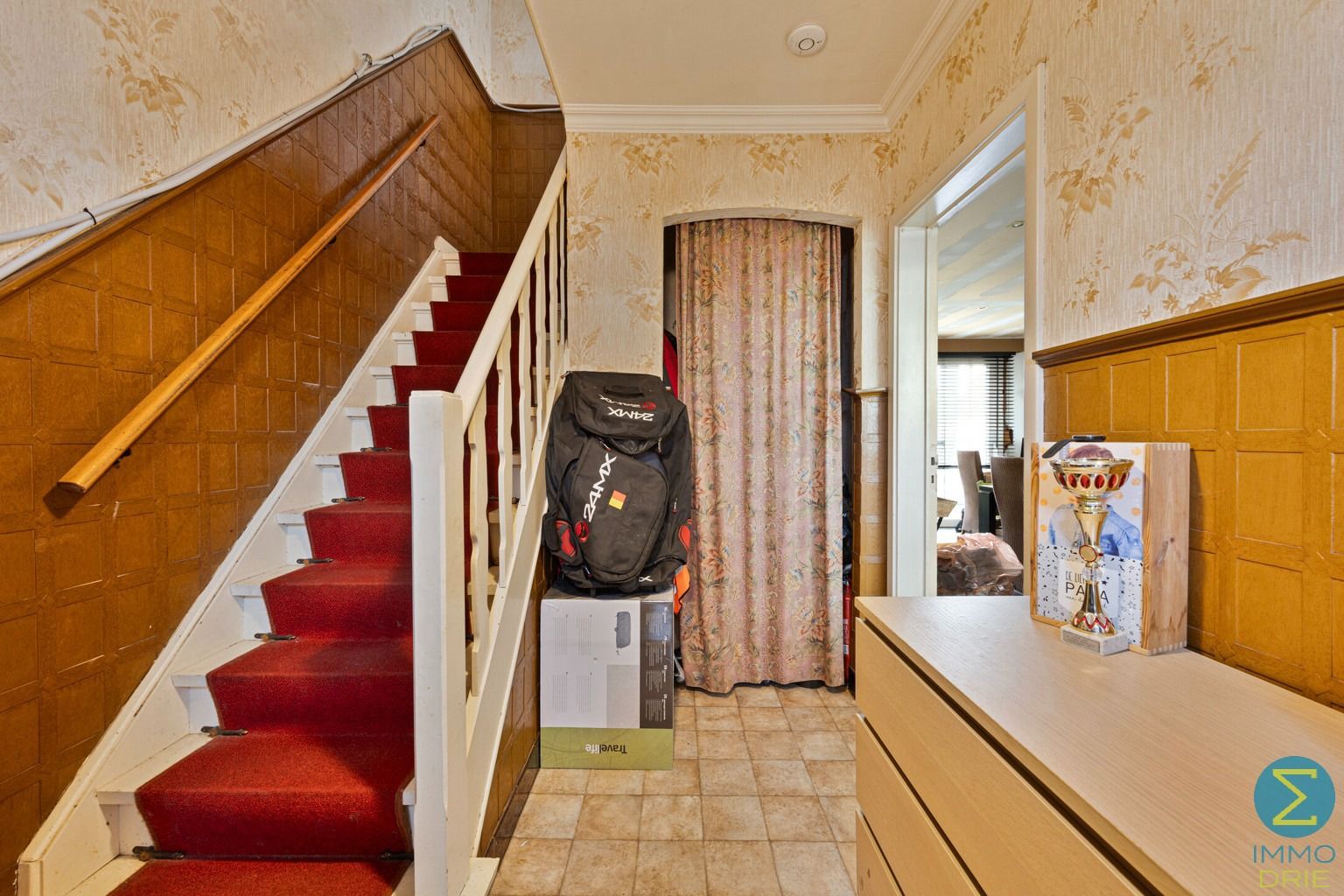 Centraal gelegen woning met 4 kamers op perceel van 280m². foto 3