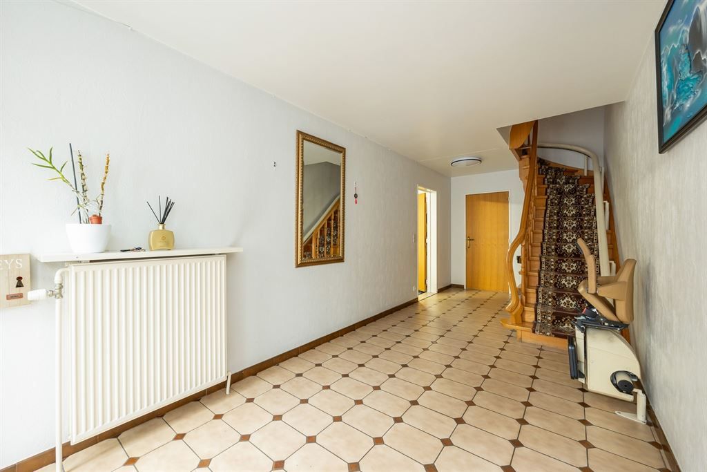 277m² aan woonoppervlakte + tuin, terras en garage foto 13