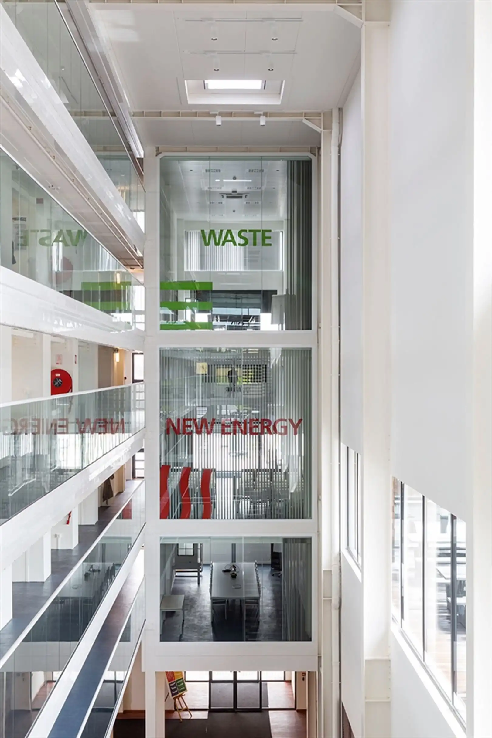 Kantoorgebouw foto 18