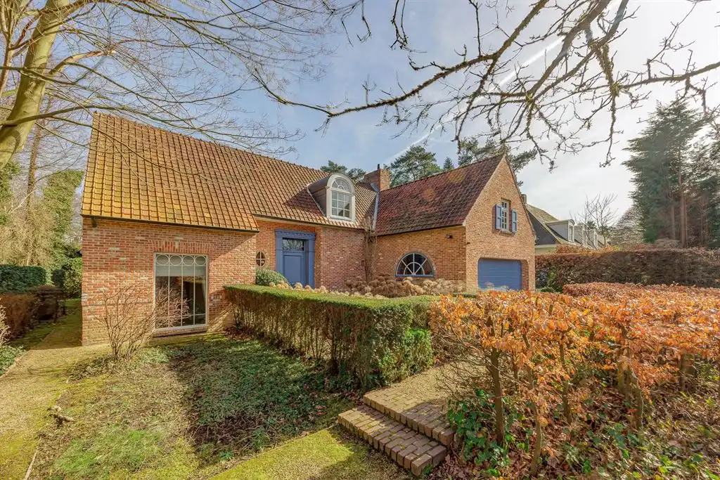 Mooie villa in de doodlopende straat in wijk "Zonnebos" foto 2