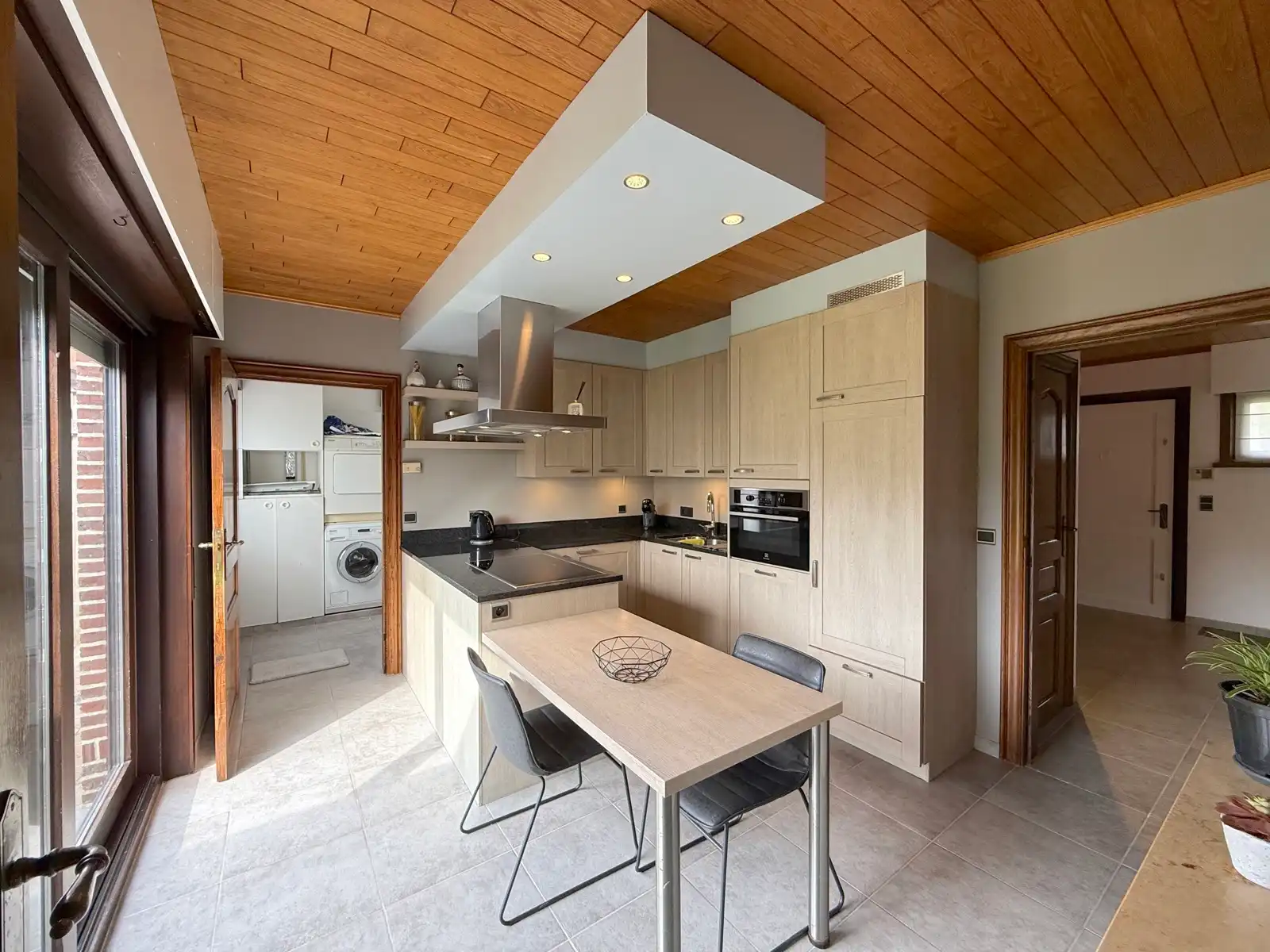 Villa met 4 slaapkamers en zongerichte tuin foto 10