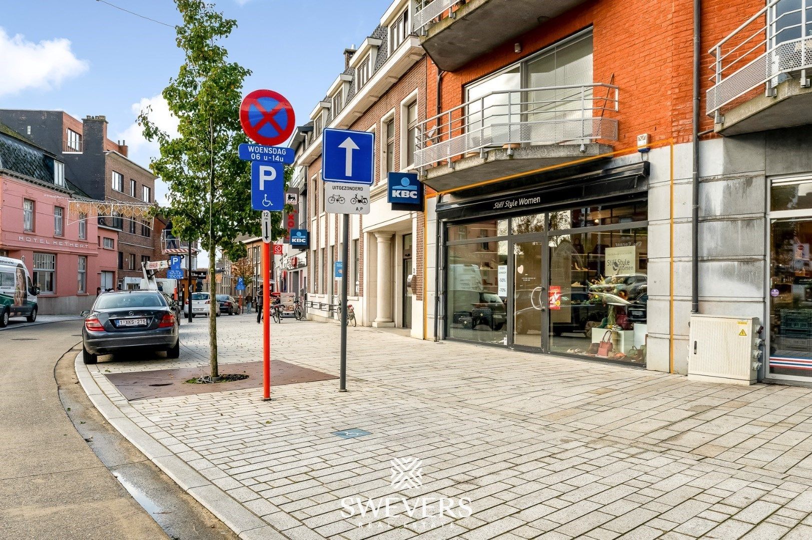 Instapklaar handelspand te huur op de markt in Beringen foto 2