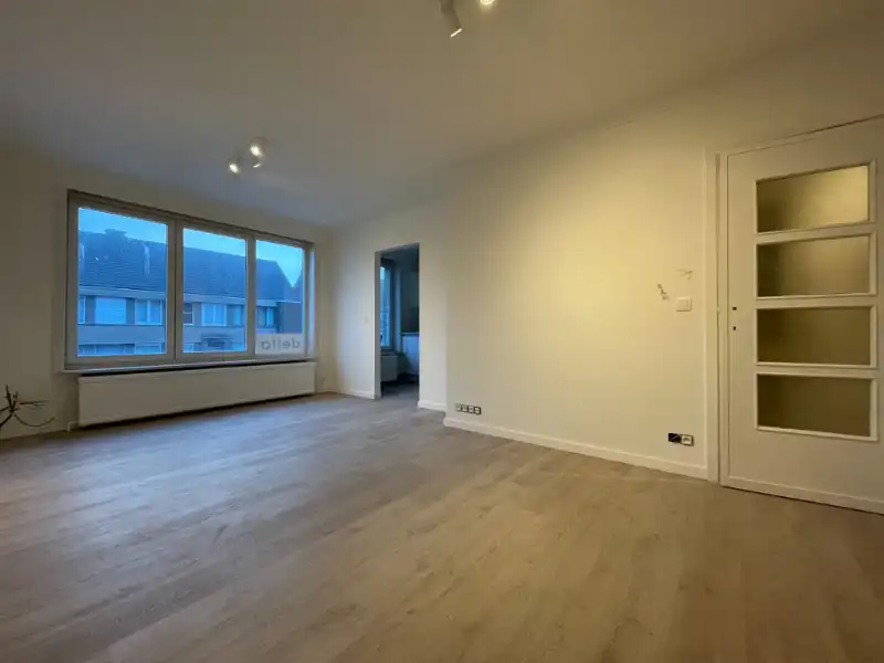 Gerenoveerd appartement op toplocatie nabij station en ziekenhuis (campus Temse) foto 5