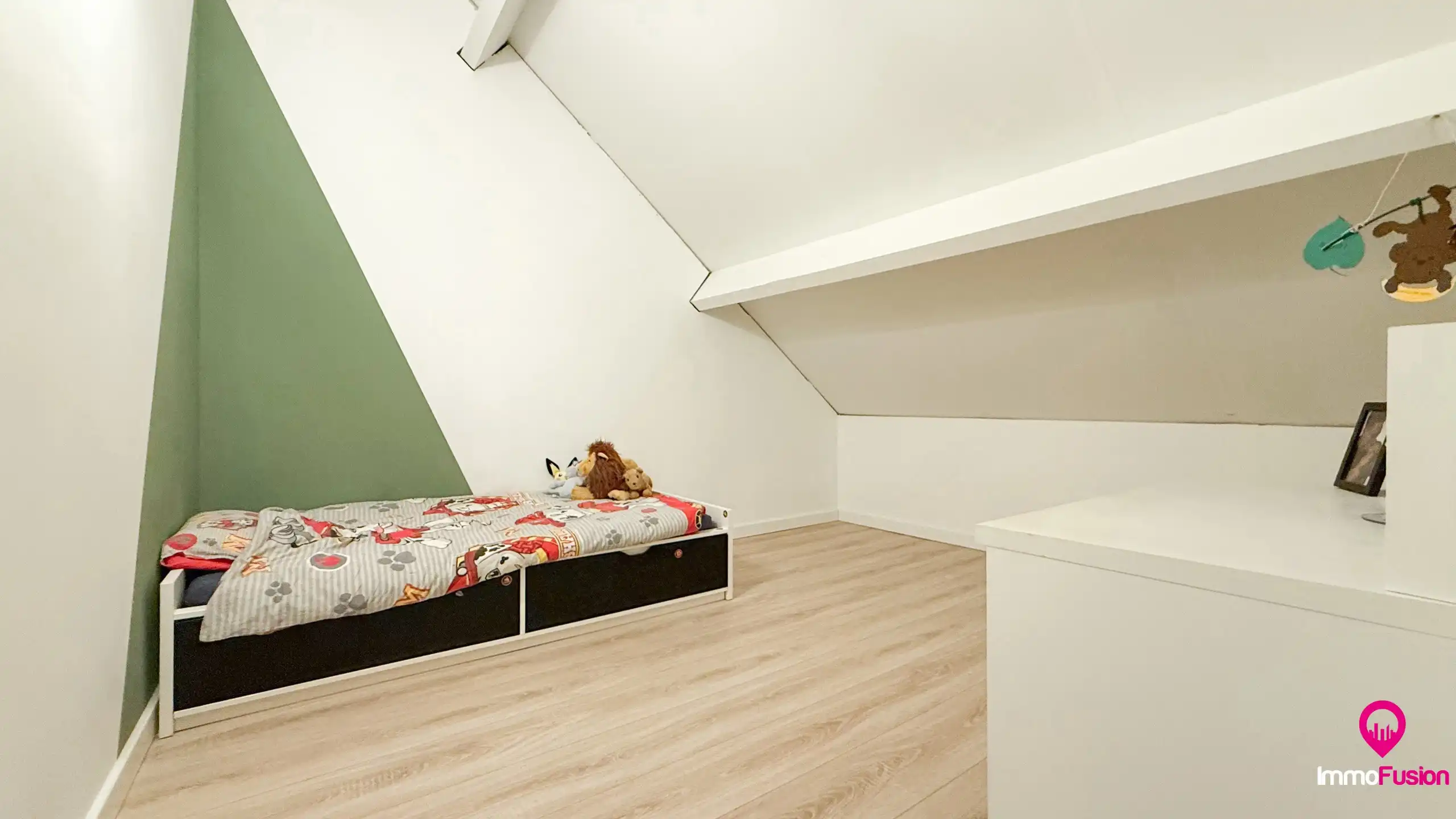 Zeer ruim wonen met 5 slpks en rustig gelegen! foto 26