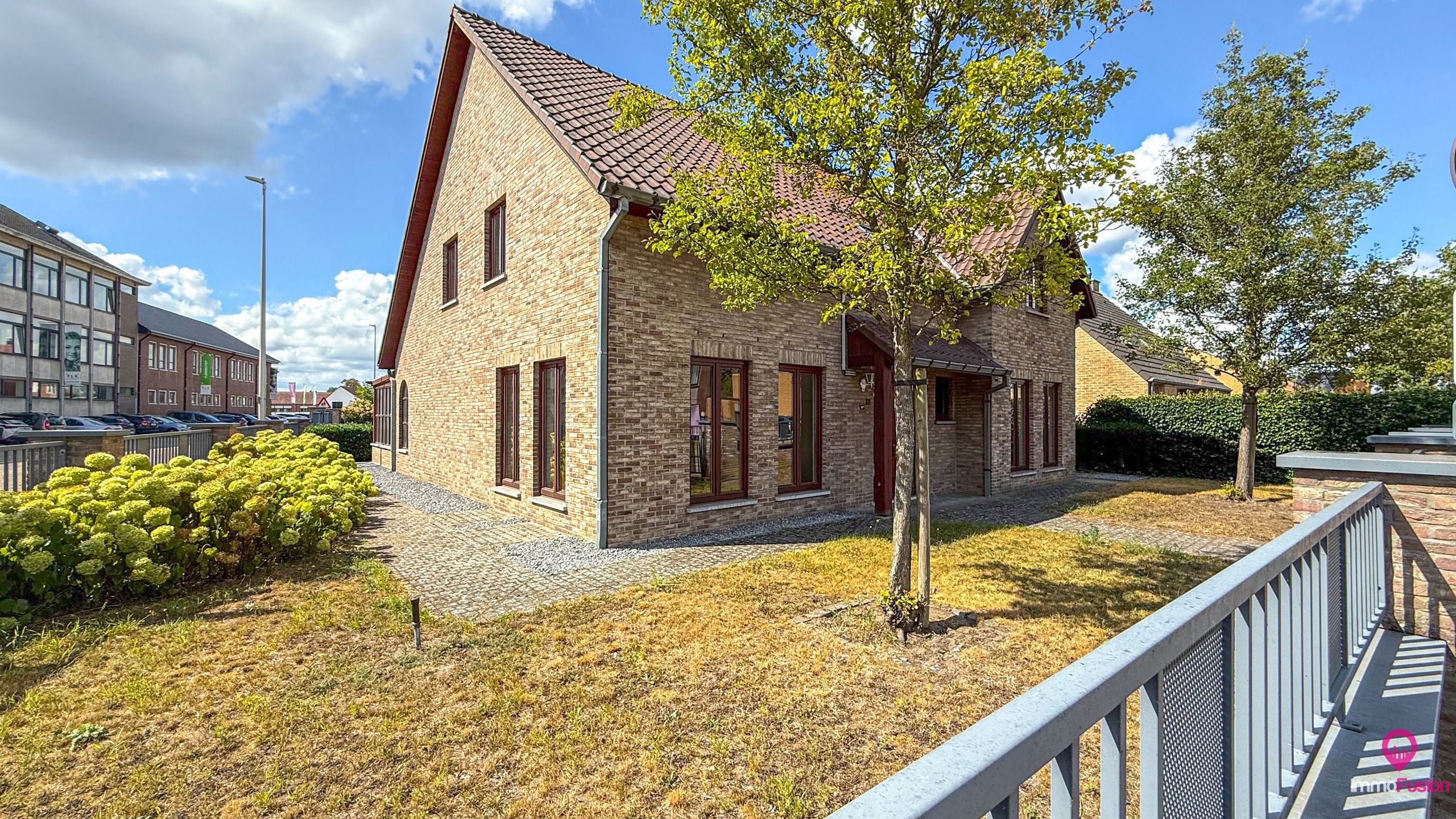 Verrassend ruime woning met 4 slaapkamers en grote tuin!  foto 39