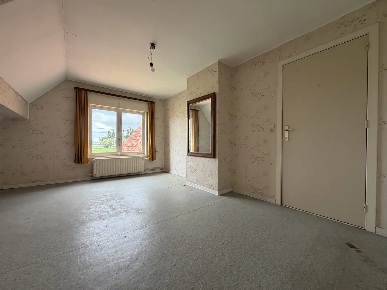 Op te frissen alleenstaande woning met riante tuin foto 15