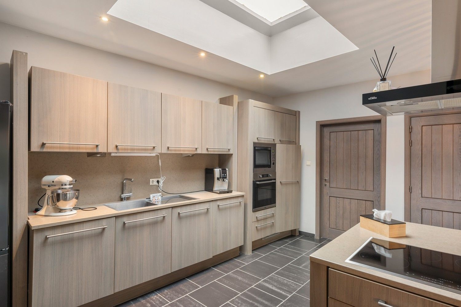 Ruime, instapklare pastorijwoning met bijgebouw op 1 180 m². foto 14