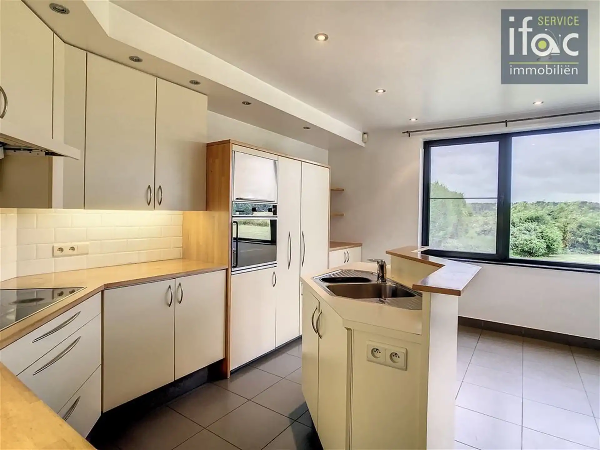 Prachtige 3-gevel villa met unieke panoramische vergezichten foto 15