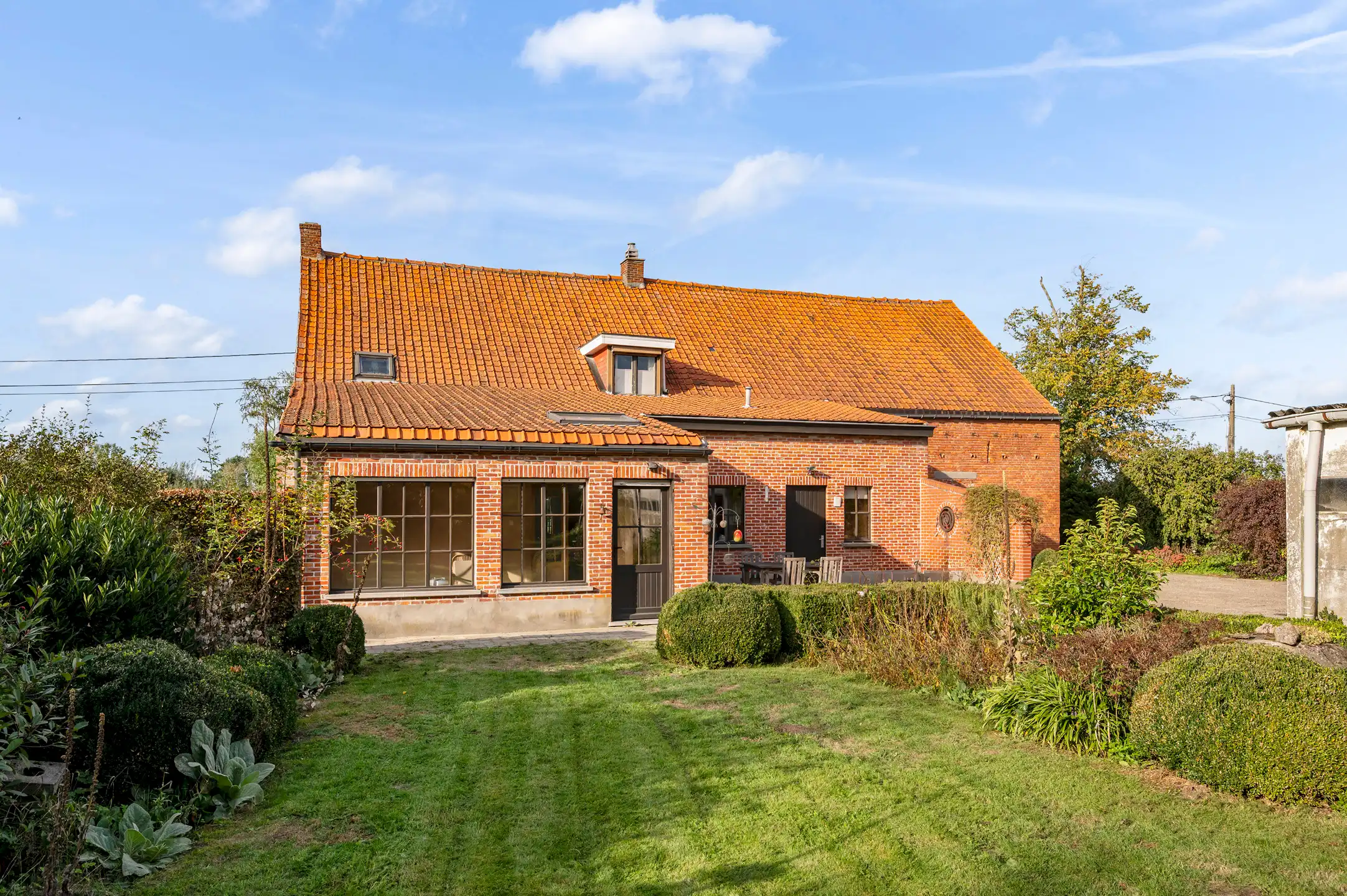 Karaktervolle boerderij met bijgebouw en schuur, met flexibele aankoopmogelijkheden tot ca. 3,57 ha foto 6