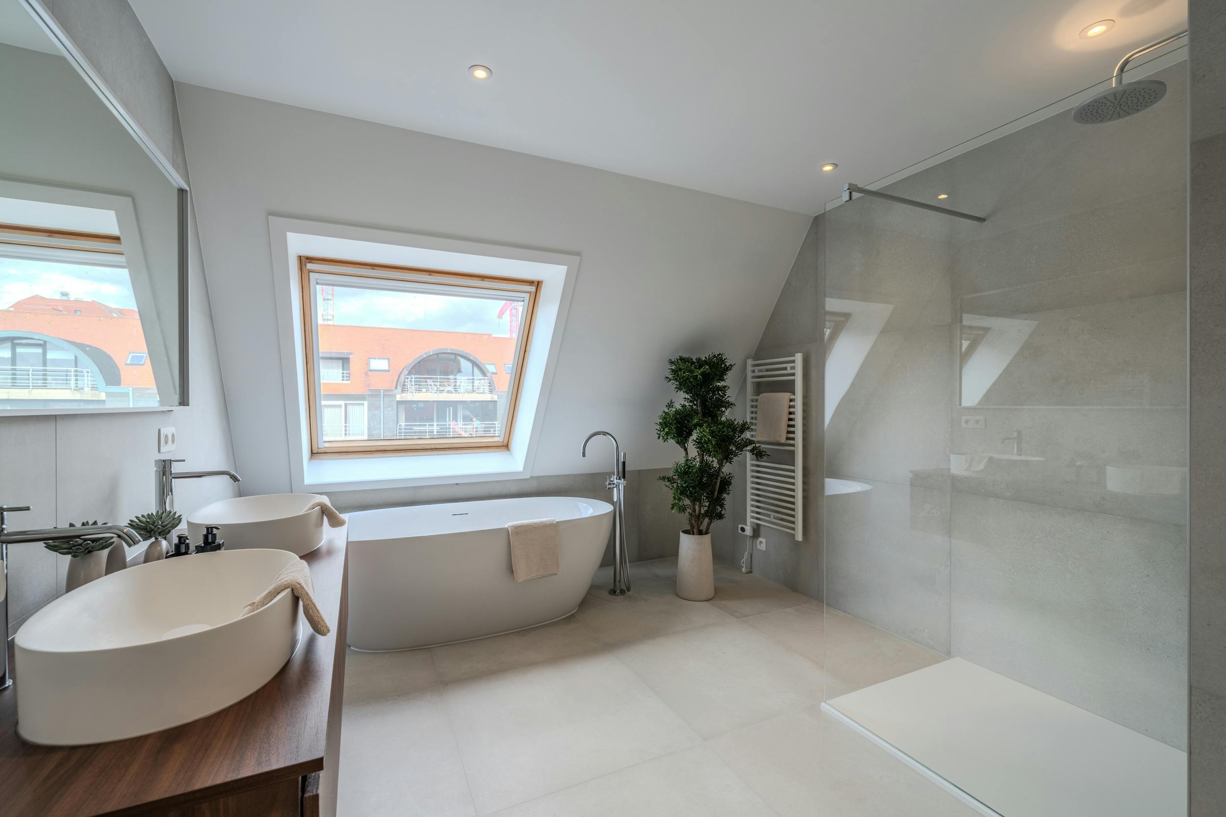 Prachtig gerenoveerd appartement met twee slaapkamers foto 7