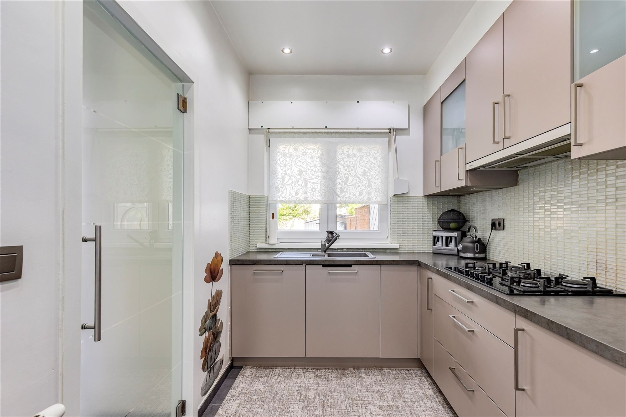 Gerenoveerd huis met 3 slpk en tuin te Antwerpen grens Wilrijk foto 7