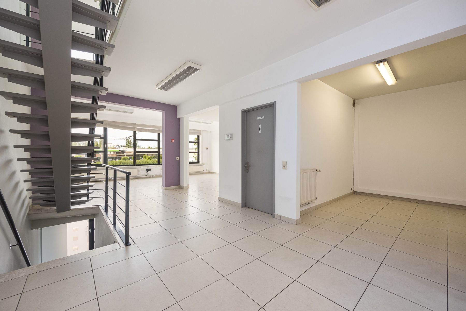 Kantoorgebouw met 2 garages en gunstig EPC nabij Antwerpen centrum en Antwerpse haven! foto 13