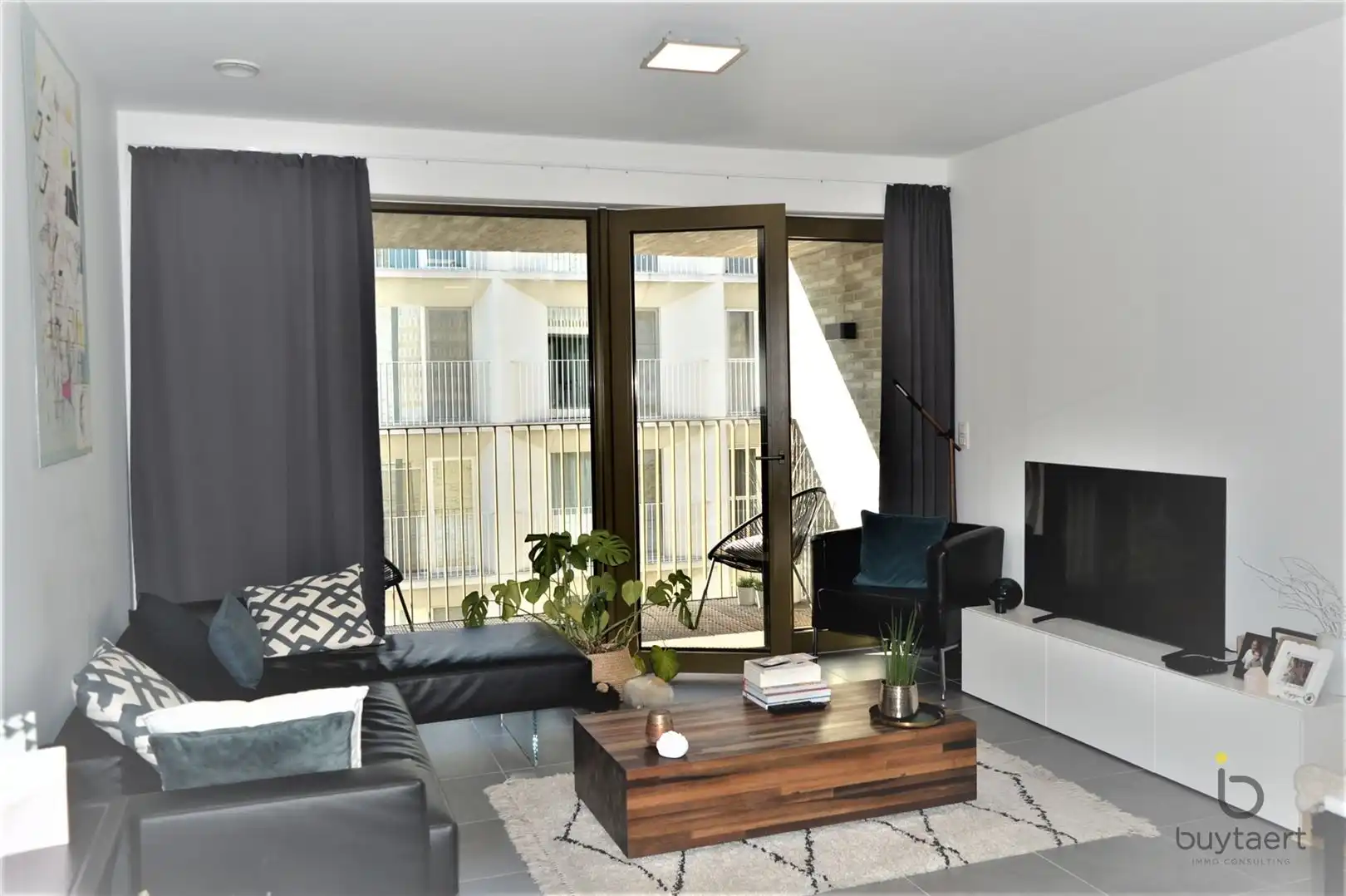 Energiezuinig appartement op het Eilandje. foto {{pictureIndex}}